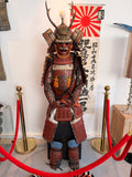 Armure de Samouraï Japonaise Traditionnelle (Yoroi) — Laque Rouge & Bois de Cerf