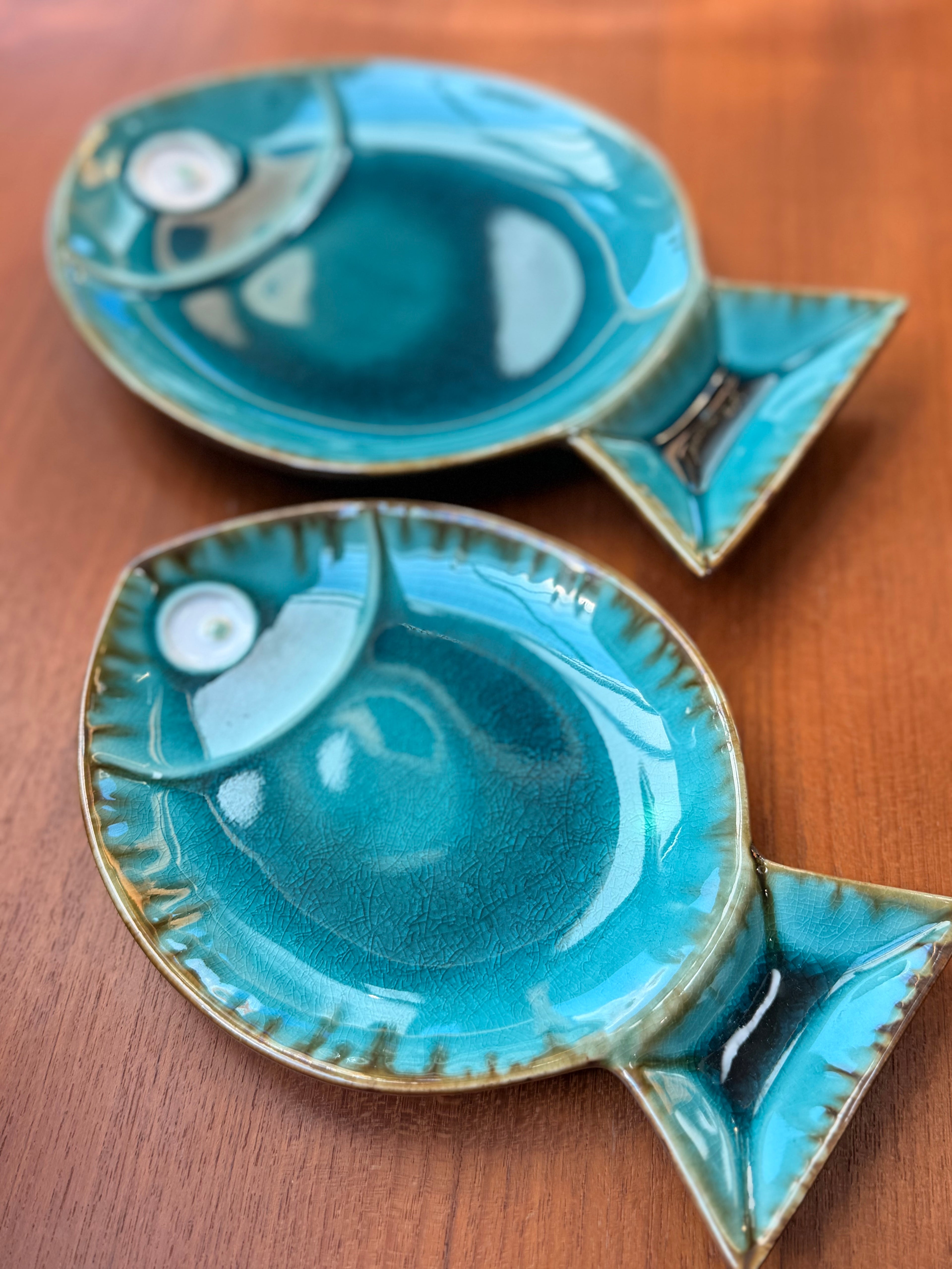 Assiettes Poisson en Céramique Émaillée Turquoise — Effet Craquelé Vintage