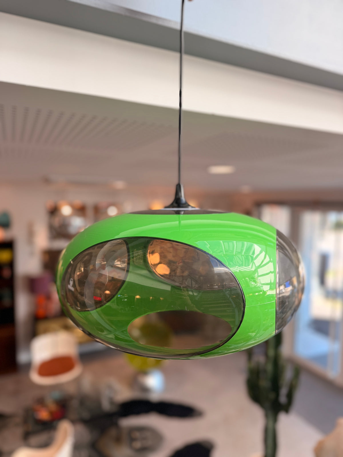 Suspension « Bug Eye » Space Age en Perspex — Luigi Colani / Massoni (Années 70)