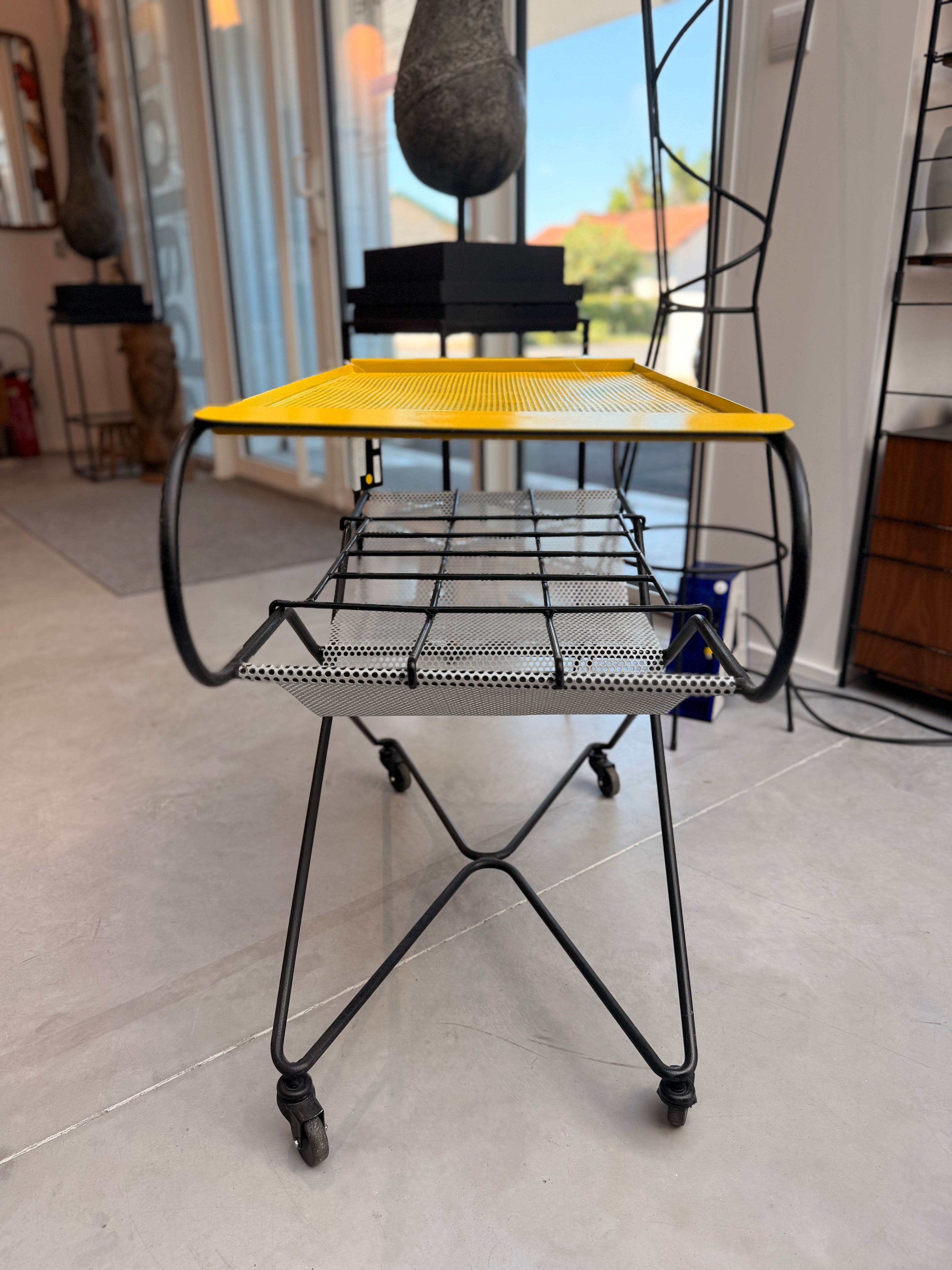 Desserte Roulante Style Mategot - Icône Vintage du Design Industriel