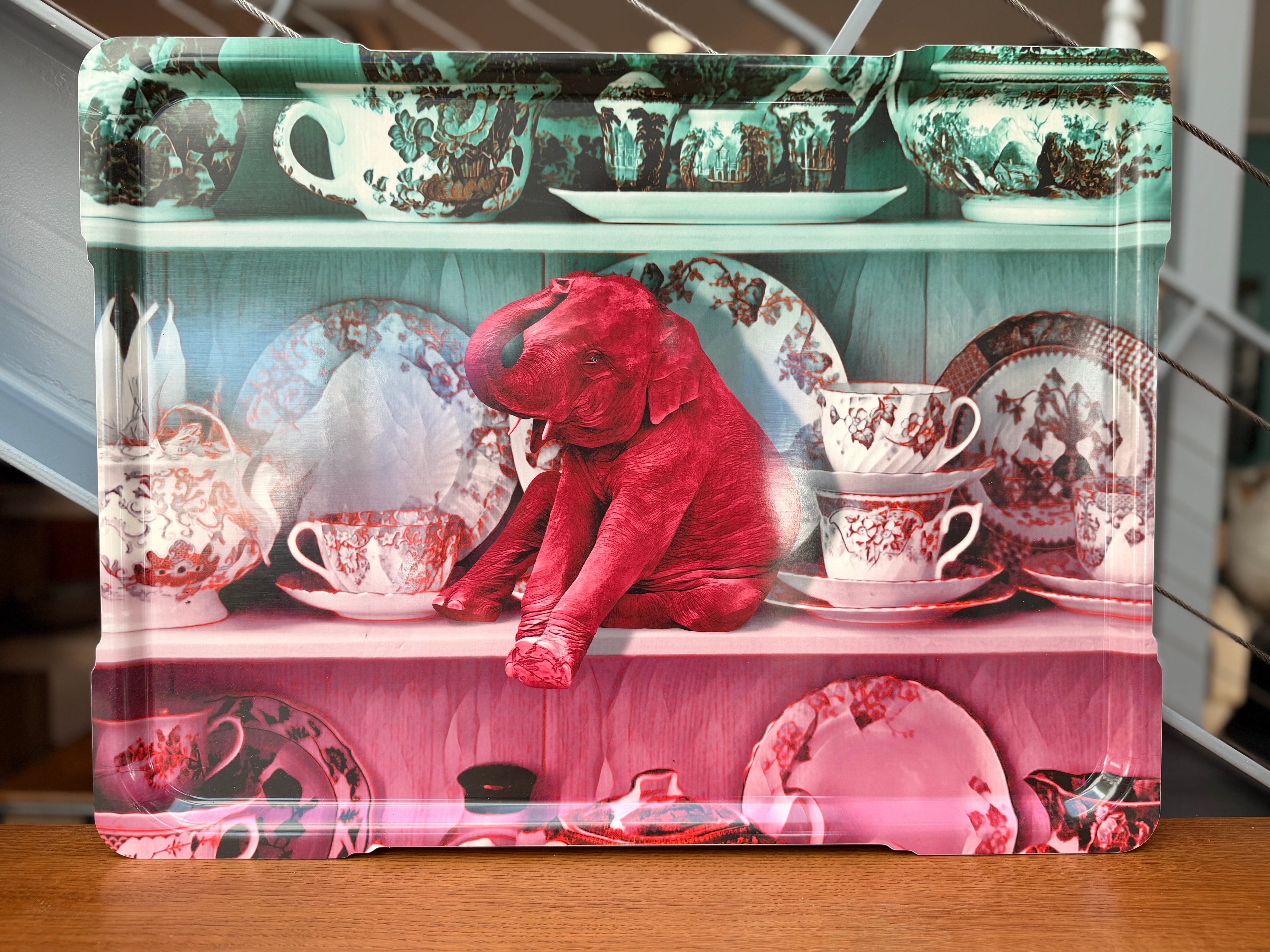 Collection de Plateaux Décoratifs GANGZAÏ – Plateaux de Service en Métal Verni, Design Surréaliste, Cabinet de Curiosités Pop