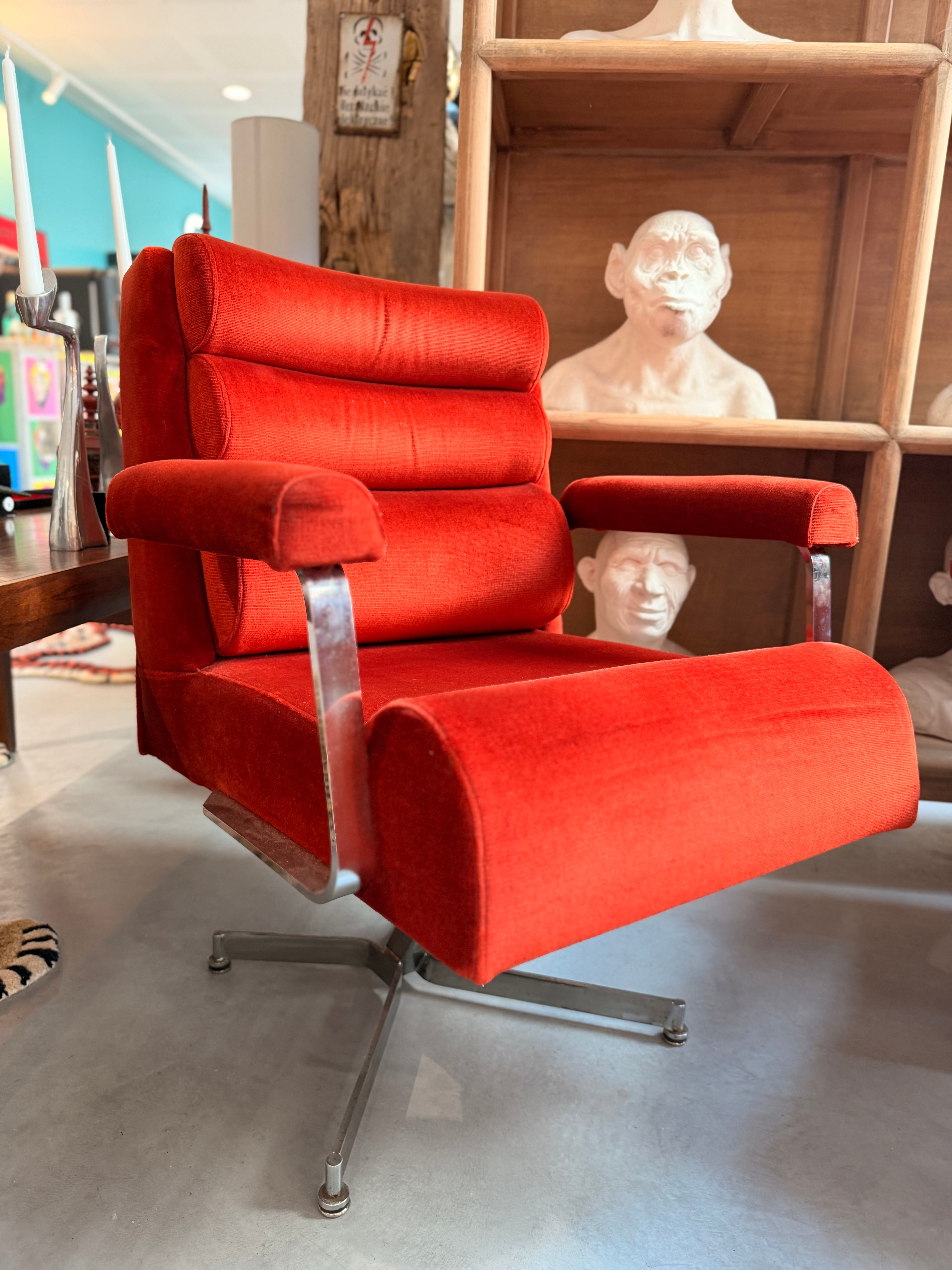 Authentic Italian Barber Chair (Italy, c. 1970) – Vintage Design in Pop Orange Corduroy and Chrome Steel
