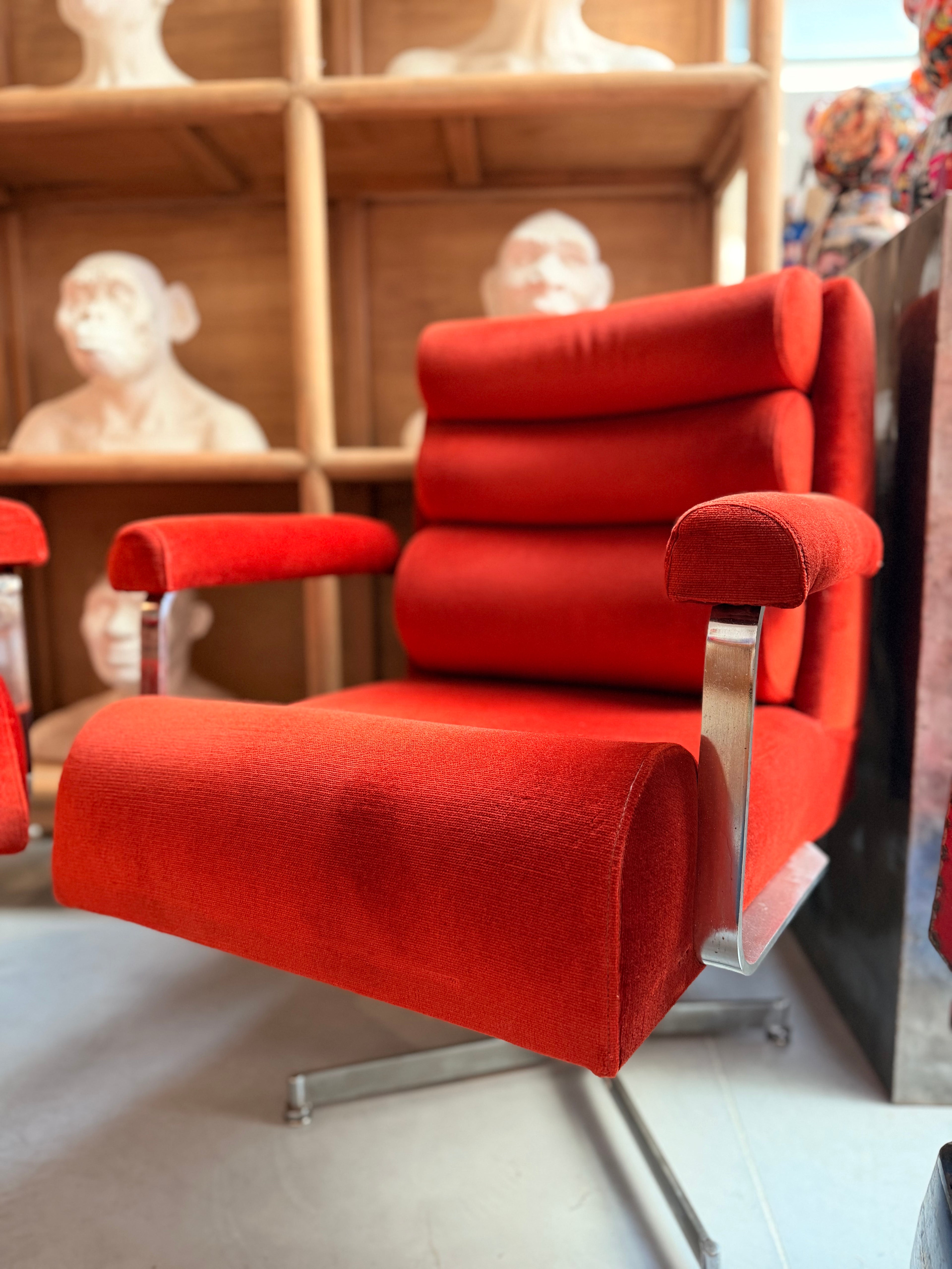 Authentic Italian Barber Chair (Italy, c. 1970) – Vintage Design in Pop Orange Corduroy and Chrome Steel