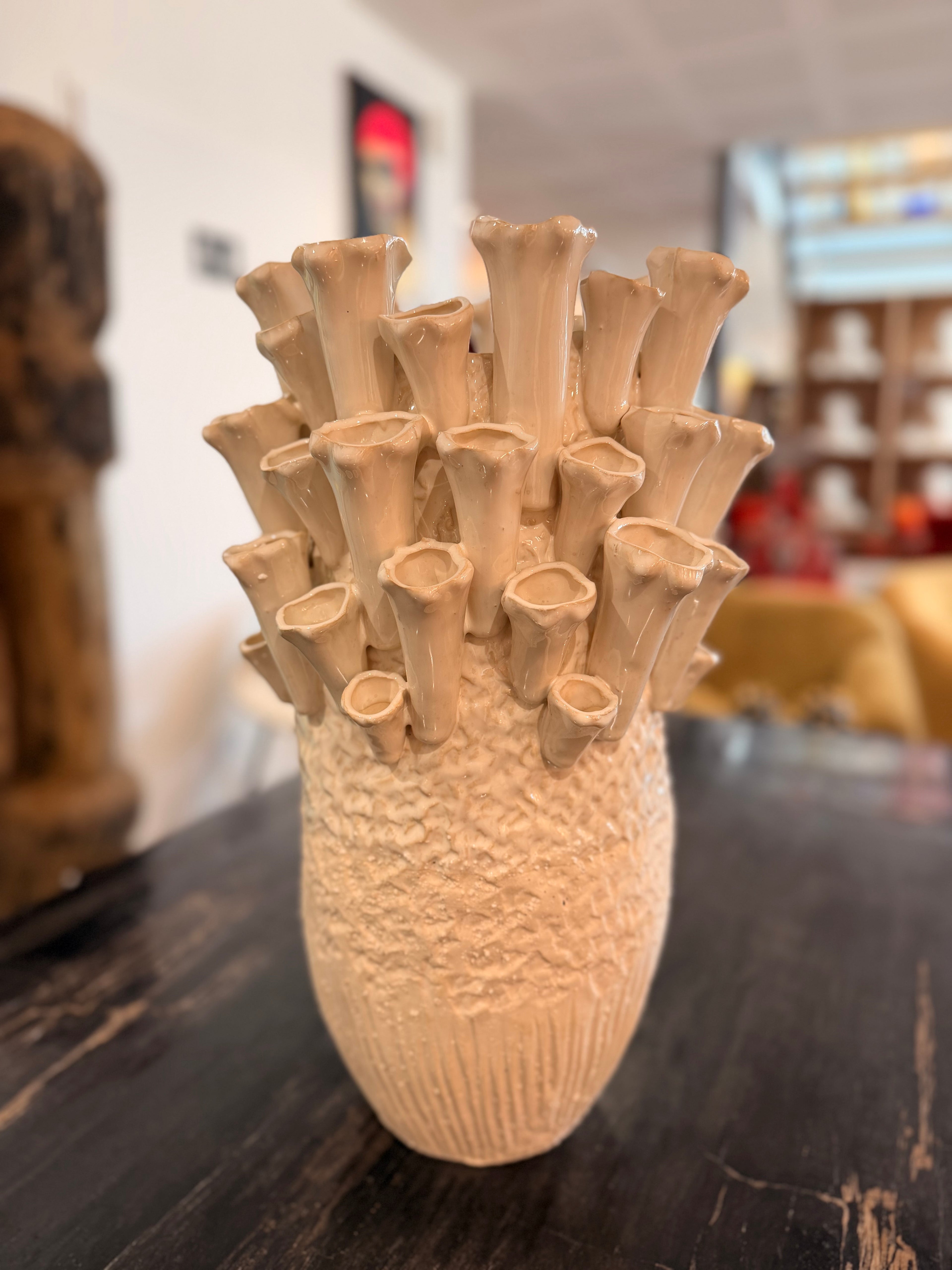 Vase Sculptural "Corail" en Céramique Émaillée