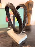 Sculpture "Ruban Double" en Métal et Marbre – Hauteur 52 cm
