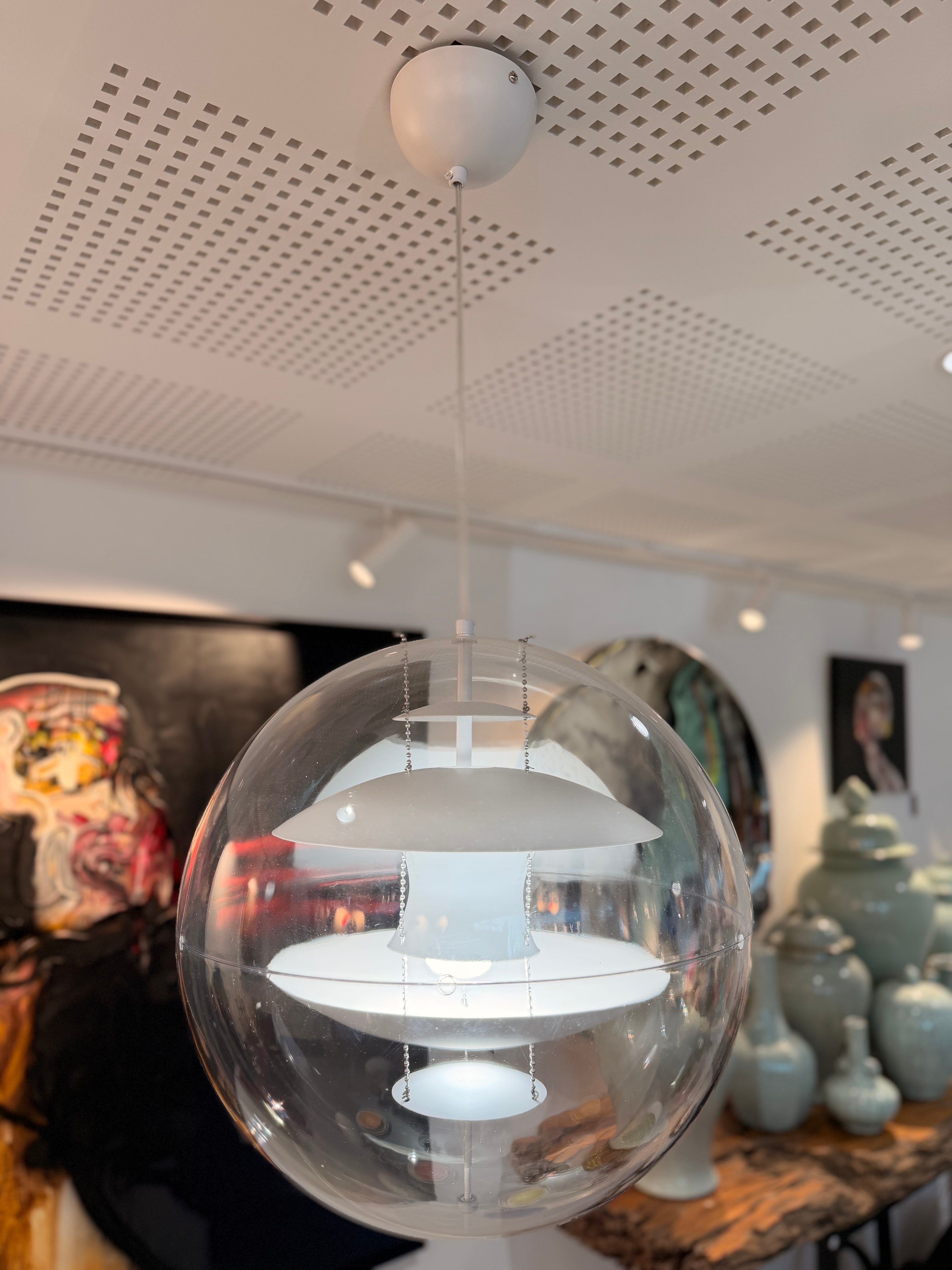 Suspension Icône "VP GLOBE" par Verner Panton – Édition Authentique, Design Space Age 1969 en Acrylique et Aluminium