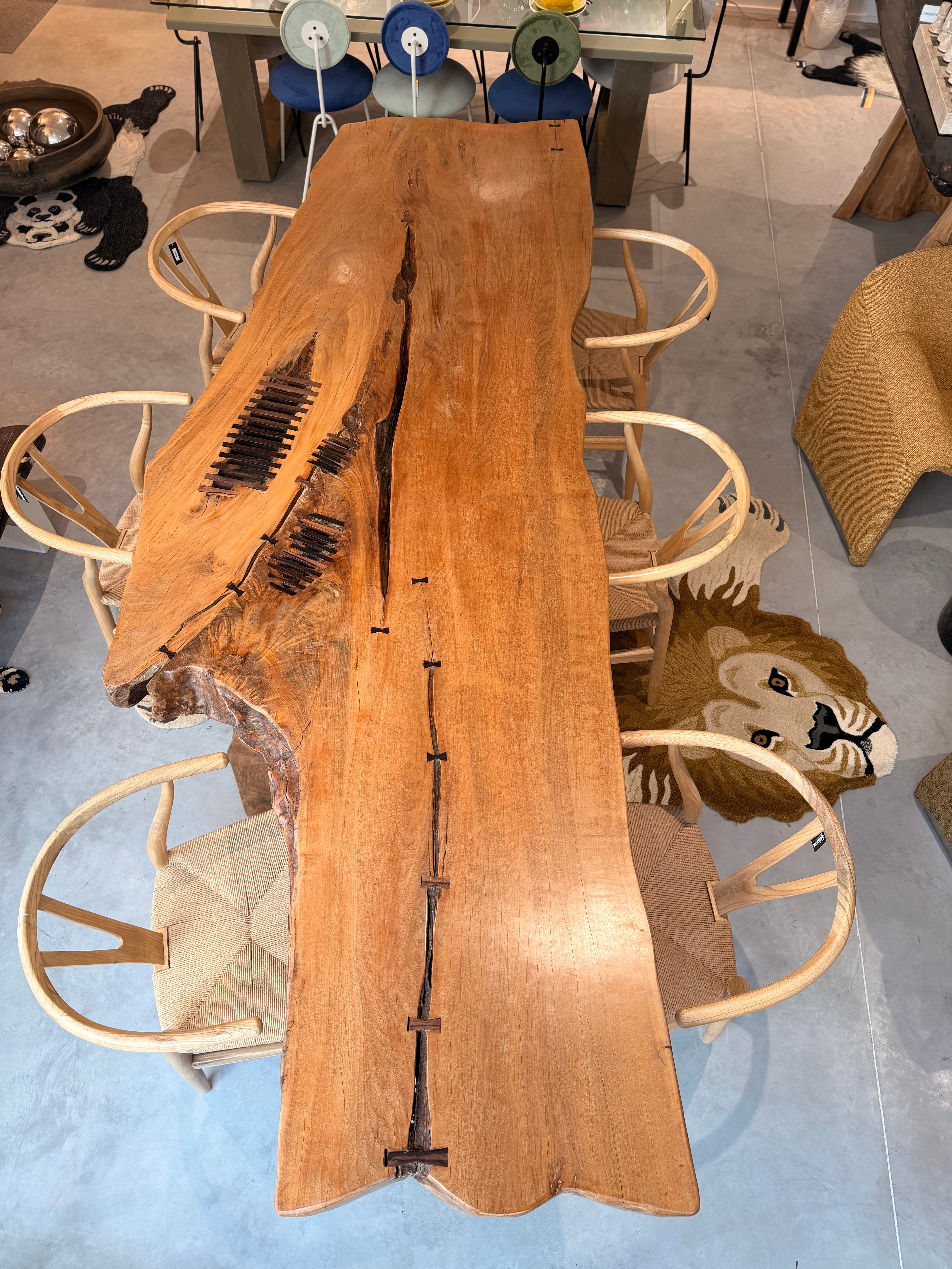 Table Monumentale "Live Edge" en Bois de Molave des Philippines