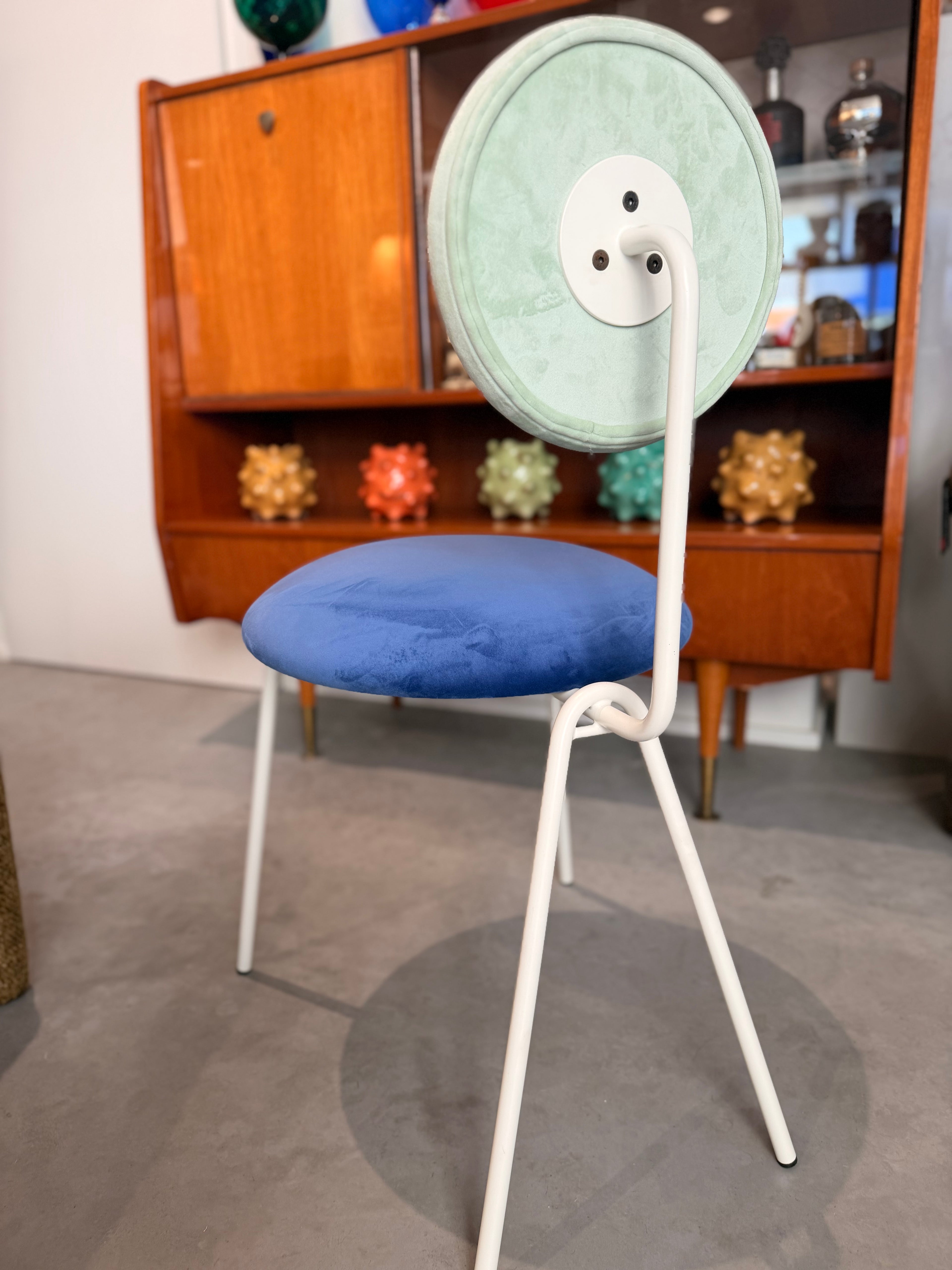 Chaise Design "BO 15 EQUILIBRI" par BD – Édition Italienne Vintage, Esprit Postmoderne en Velours et Métal Laqué