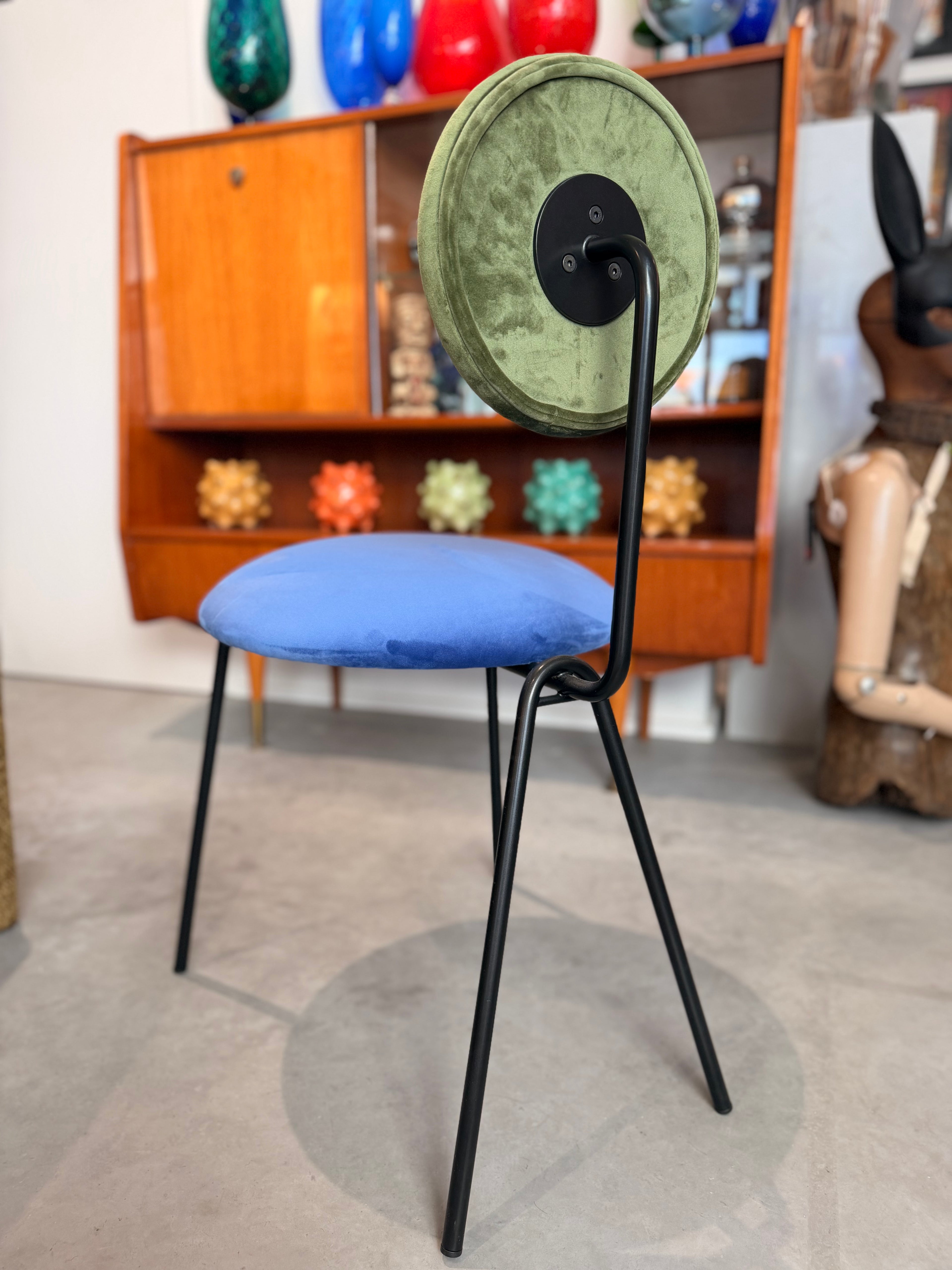 Chaise Design "BO 15 EQUILIBRI" par BD – Édition Italienne Vintage, Esprit Postmoderne en Velours et Métal Laqué