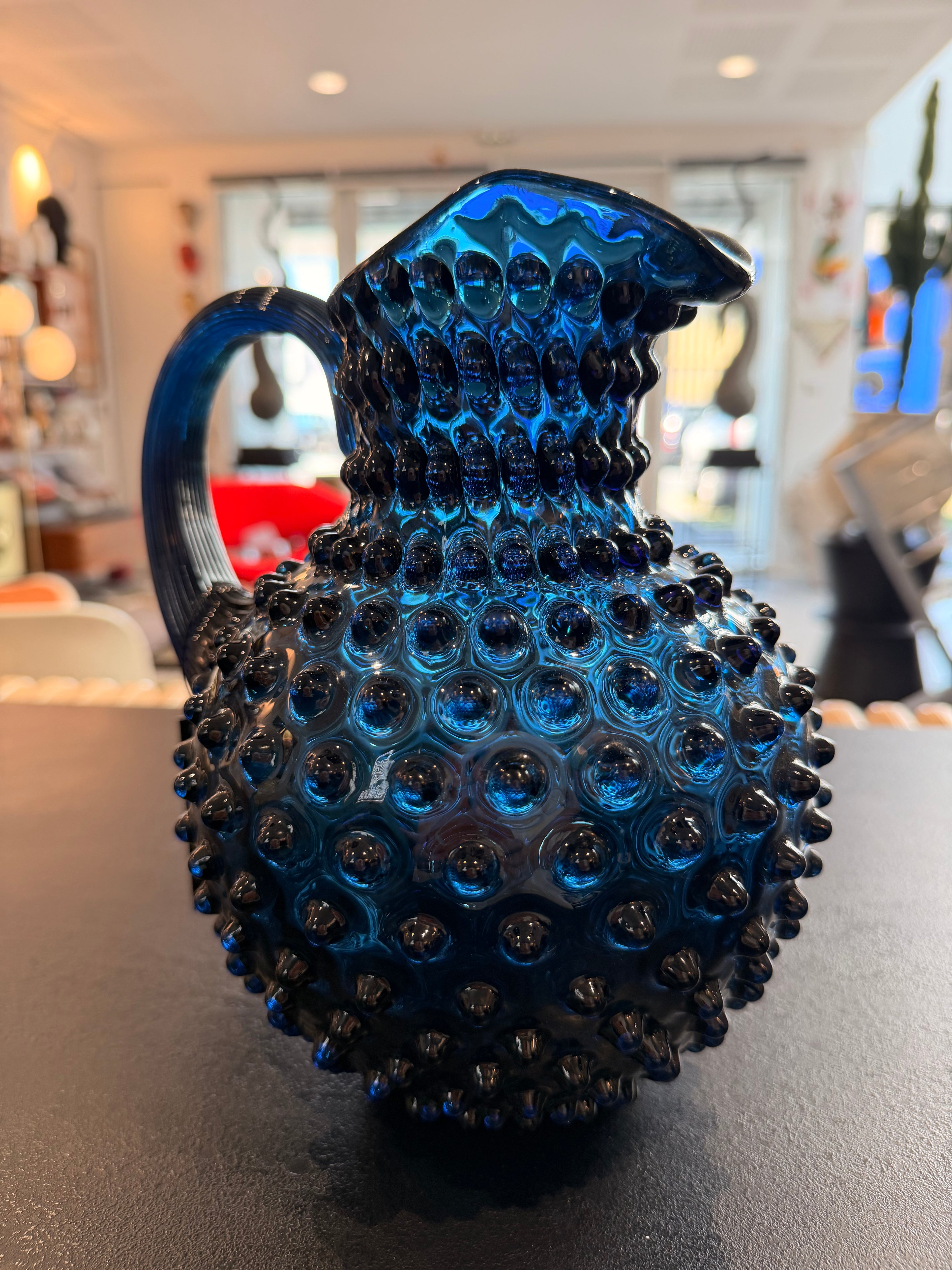 Pichet Rond 2L Clouté « Hobnail » – Maison KLIMCHI