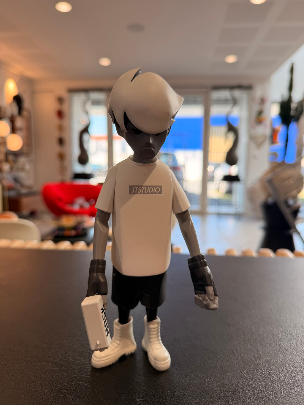 "STREET MASK" Art Figurine – An exclusive creation by JTSTUDIO | Urban Collection Edition