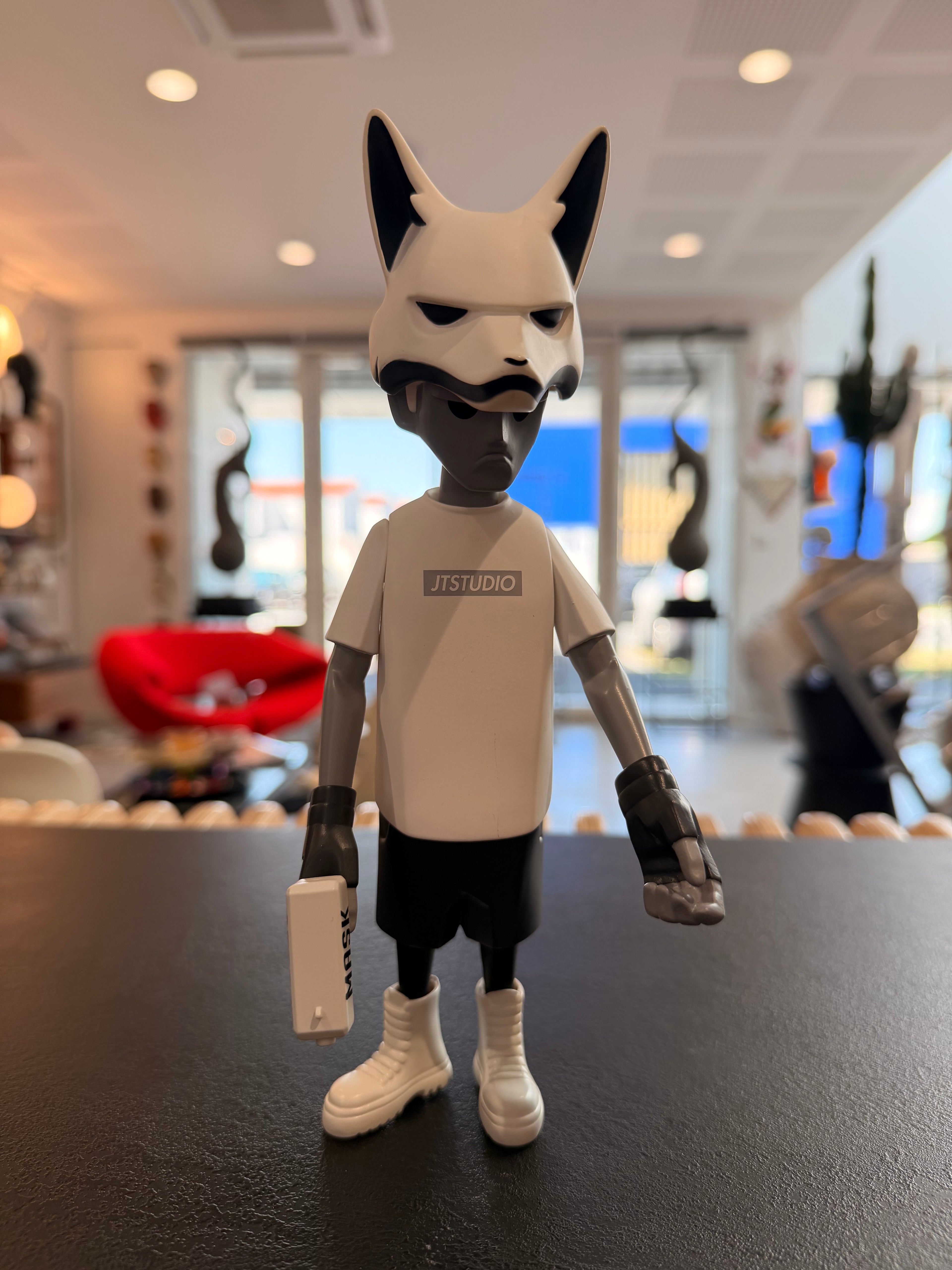 "STREET MASK" Art Figurine – An exclusive creation by JTSTUDIO | Urban Collection Edition