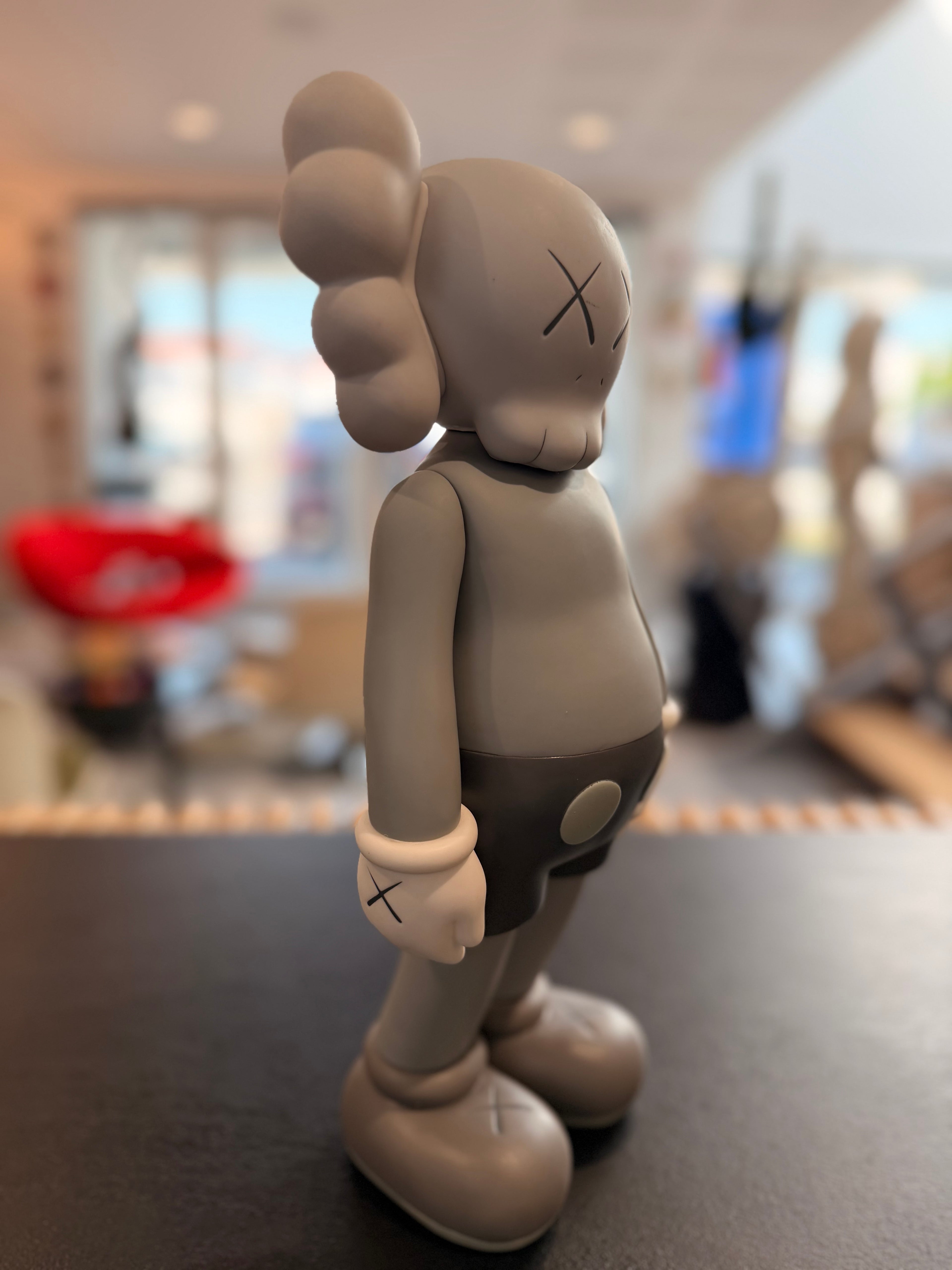 Figurine KAWS "Companion" Open Edition – Version Originale Grise (Grey) | Vinyle Art Toy