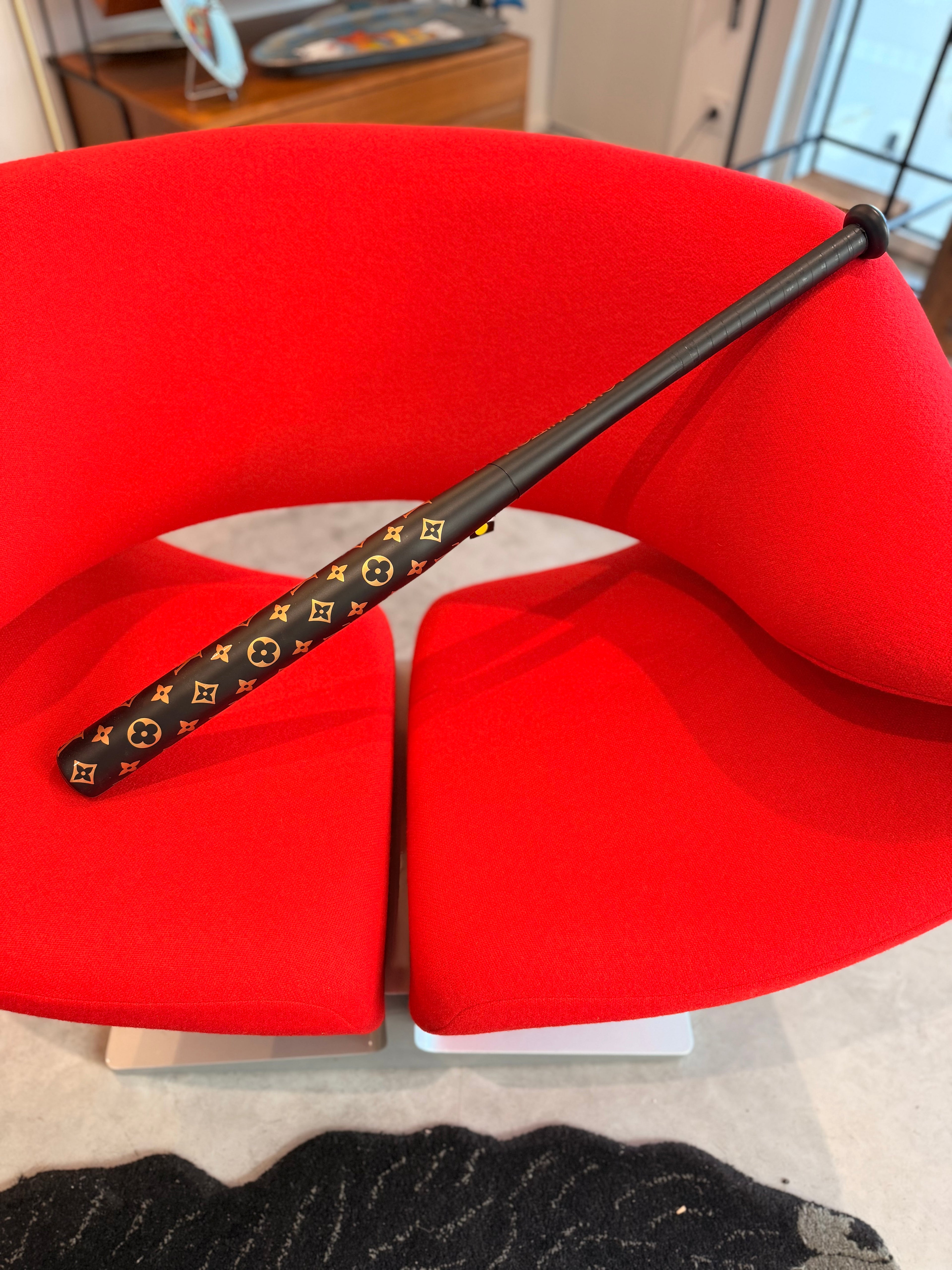 Batte de Baseball « Louis Vuitton » – Sculpture Pop Art par JK Custom