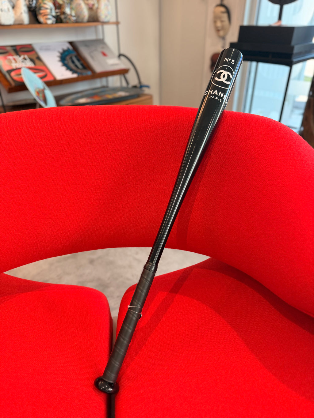 Batte de Baseball « N°5 » Chanel Paris – Objet d'Art & Édition Limitée