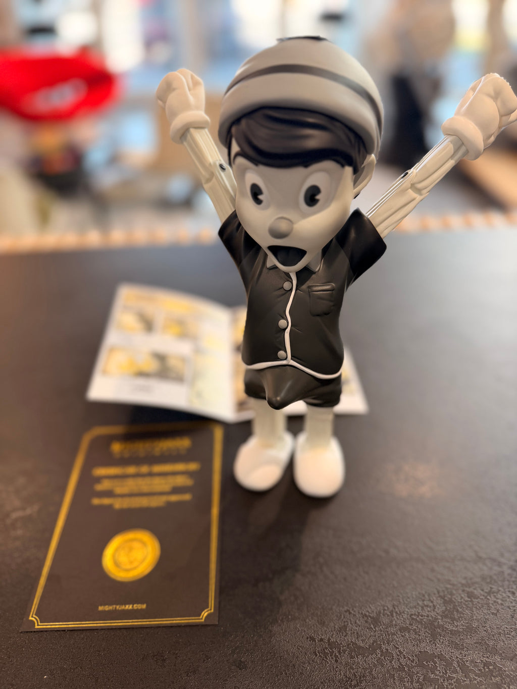 Figurine "A WOOD AWAKENING" (In Training / Mono Edition) – Une création exclusive par Juce Gace | Mighty Jaxx 2020