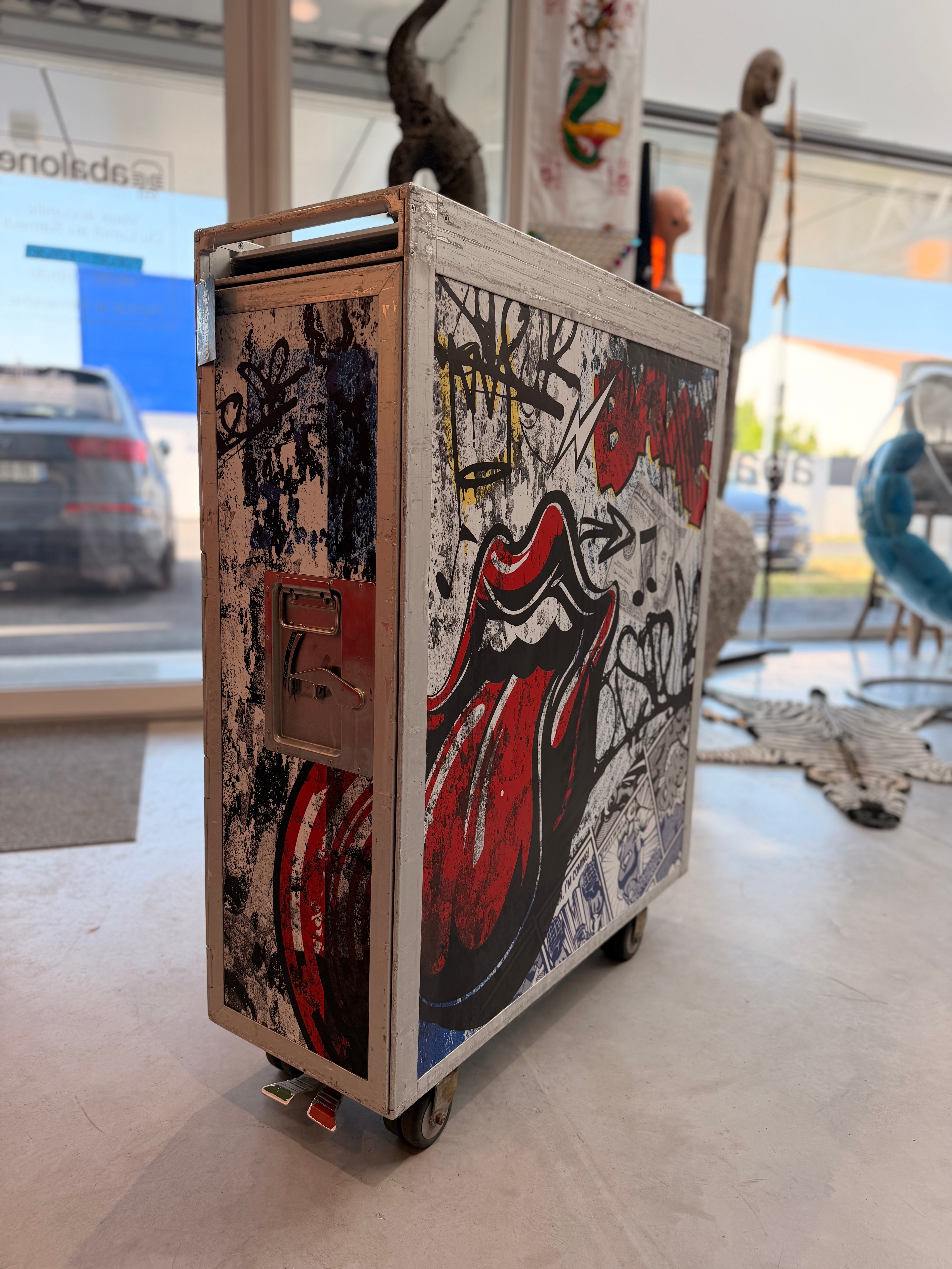 « Rolling Stones Pop Art » – Trolley de Bord Authentique