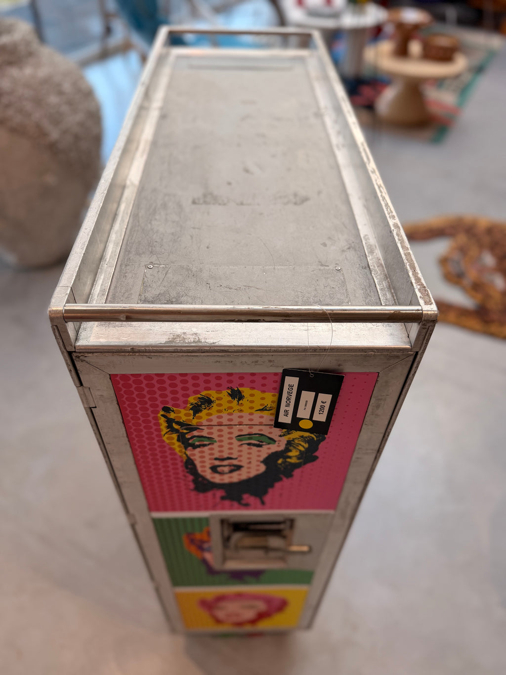 « Marilyn Pop Art » – Chariot de Compagnie Aérienne Authentique