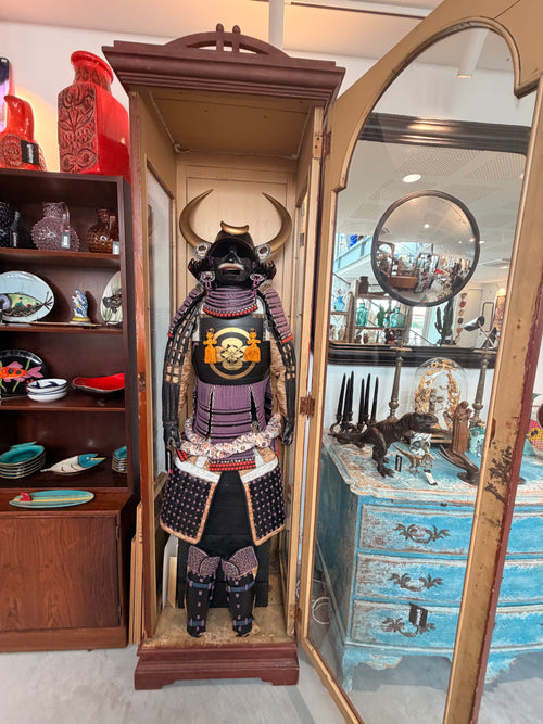 Armure de Samouraï Japonaise Complète (Yoroi) – Époque Taisho / Showa – Signée Satsuma Kunizumi (Certificat Inclus)