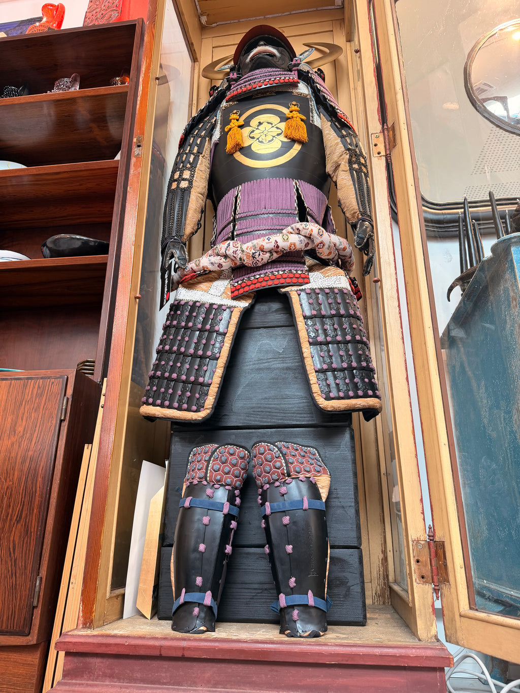 Armure de Samouraï Japonaise Complète (Yoroi) – Époque Taisho / Showa – Signée Satsuma Kunizumi (Certificat Inclus)