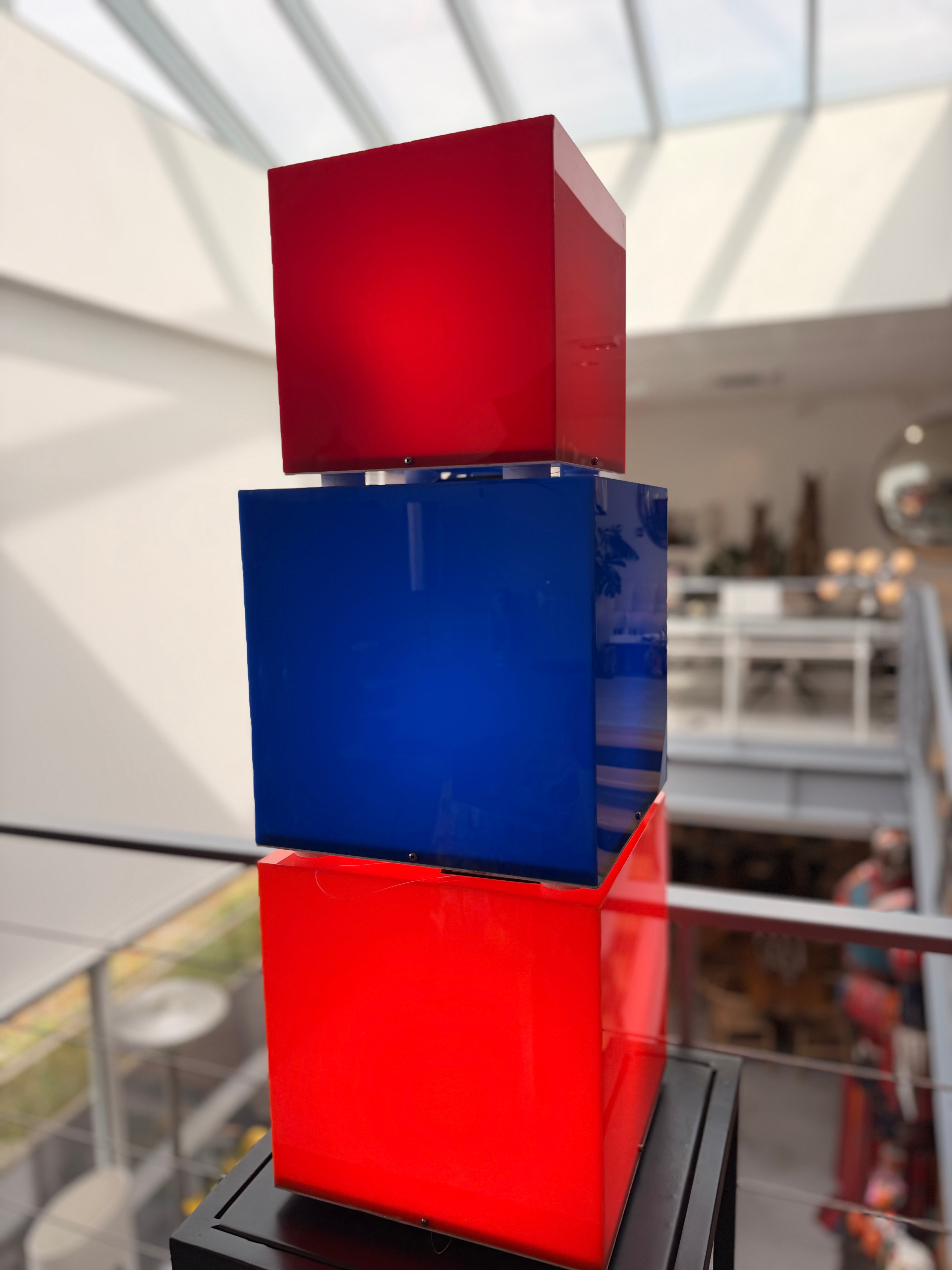 Lampe Cube "Space Age" 25 cm – Au Choix : Bleu Électrique ou Orange Pop (Années 70)