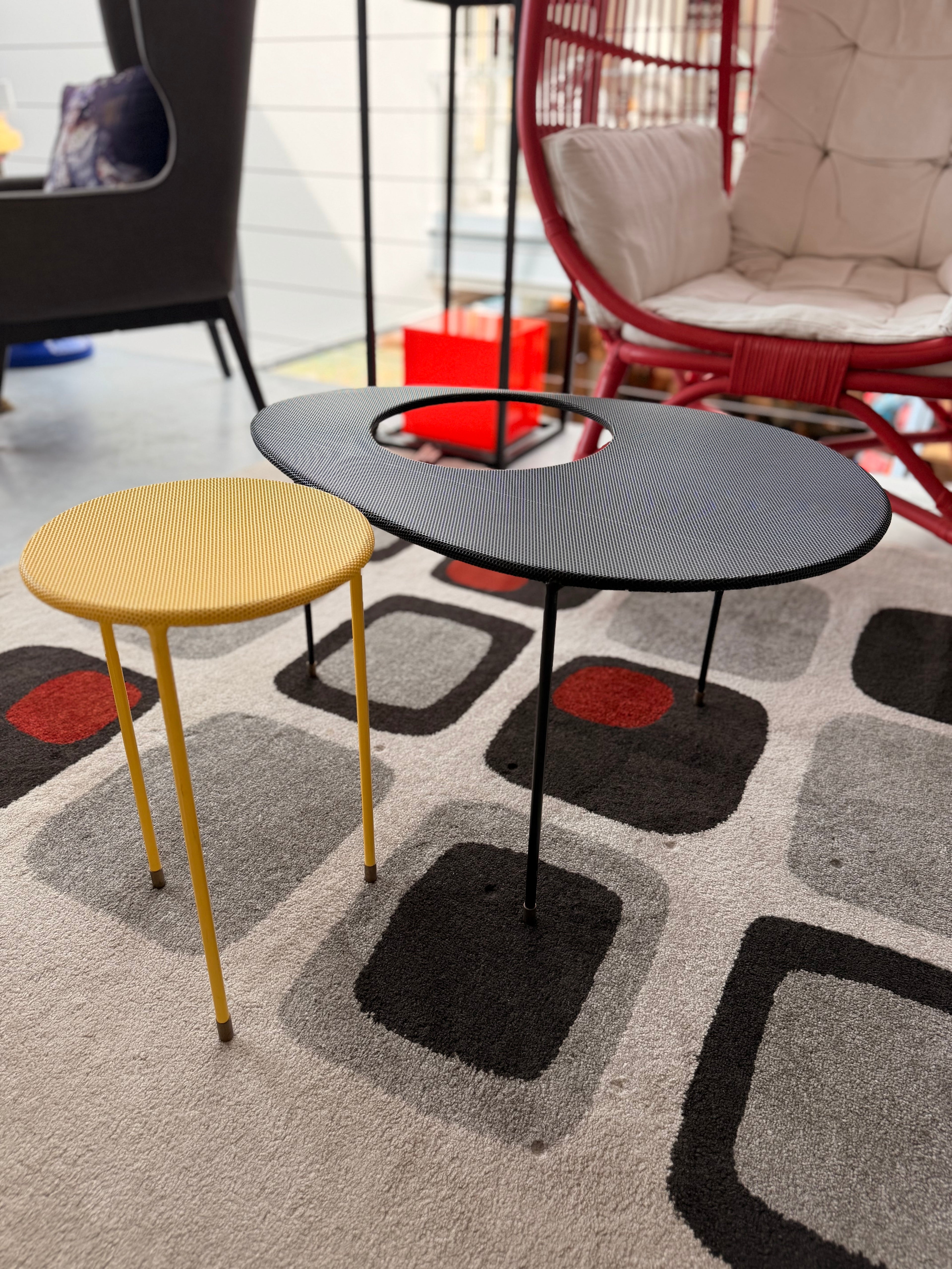 Table Basse Gigogne "Kangourou" – Mathieu Matégot / Gubi