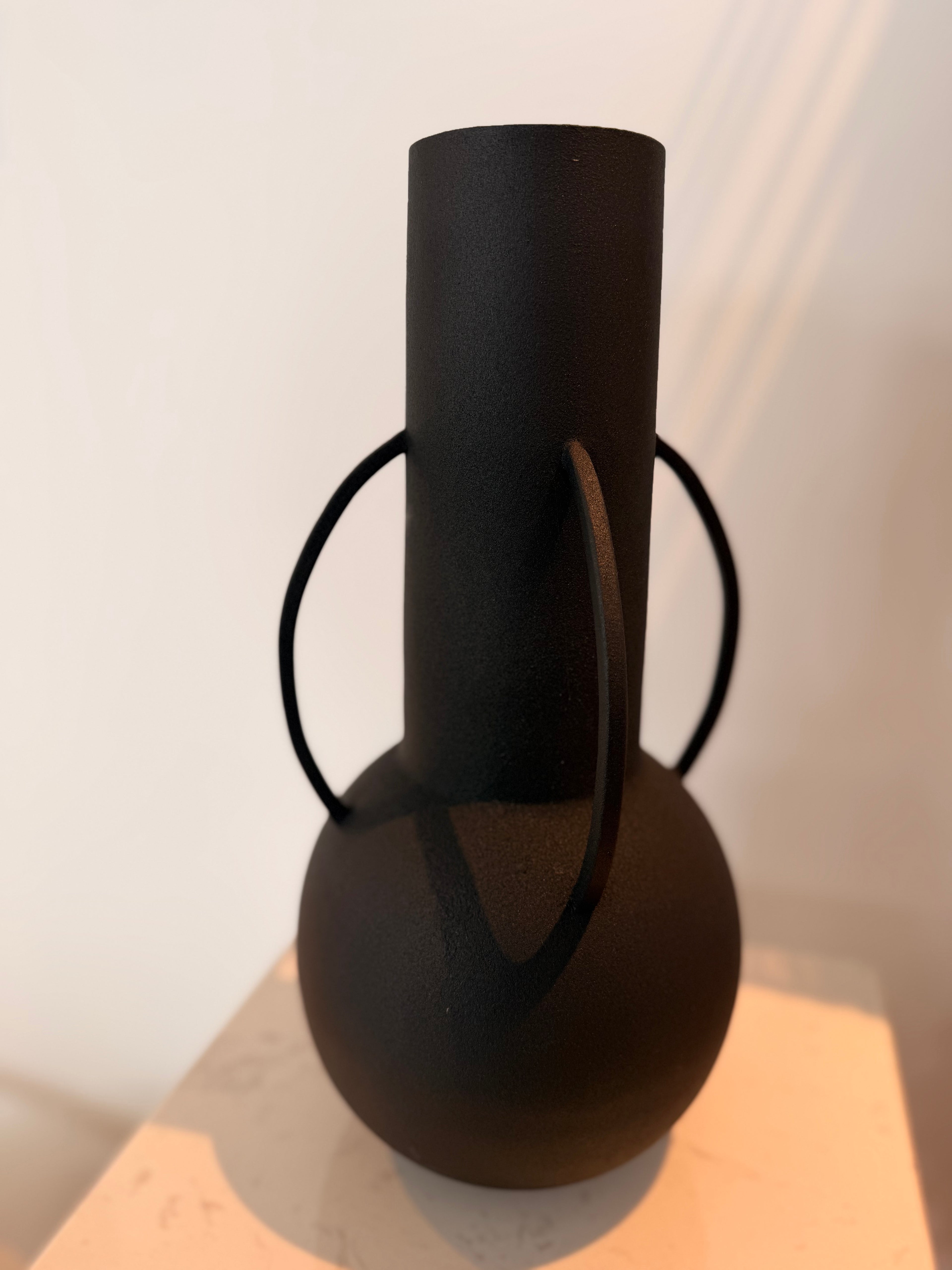 "Roman" Medium Spherical Base Vase – Pols Potten