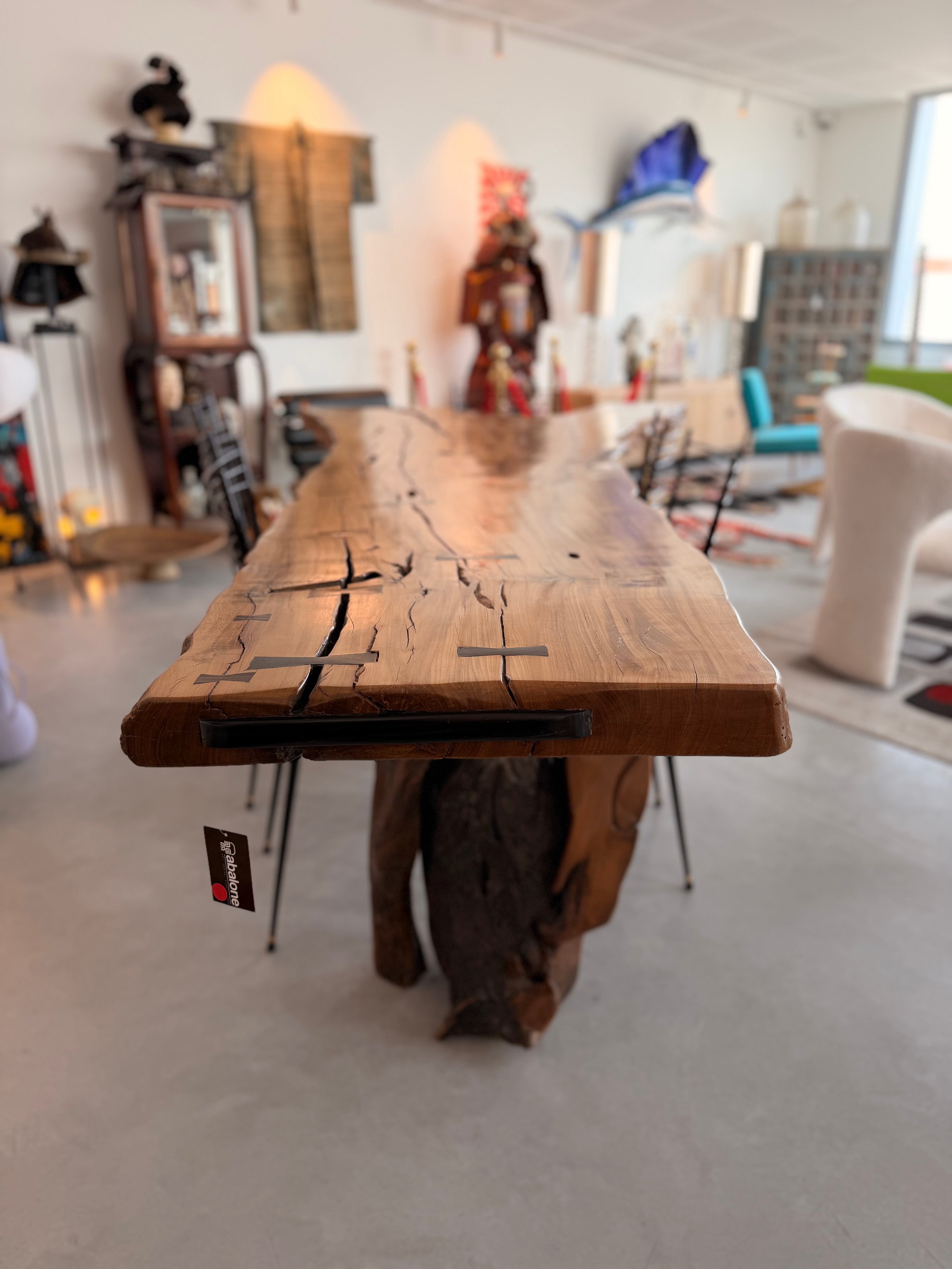 Table de Repas Sculpturale "Live Edge" en Bois de Molave – Philippines