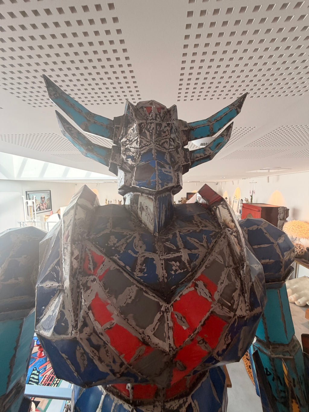 GOLDORAK Monumental Sculpture - Up-cycling Art (2m52)