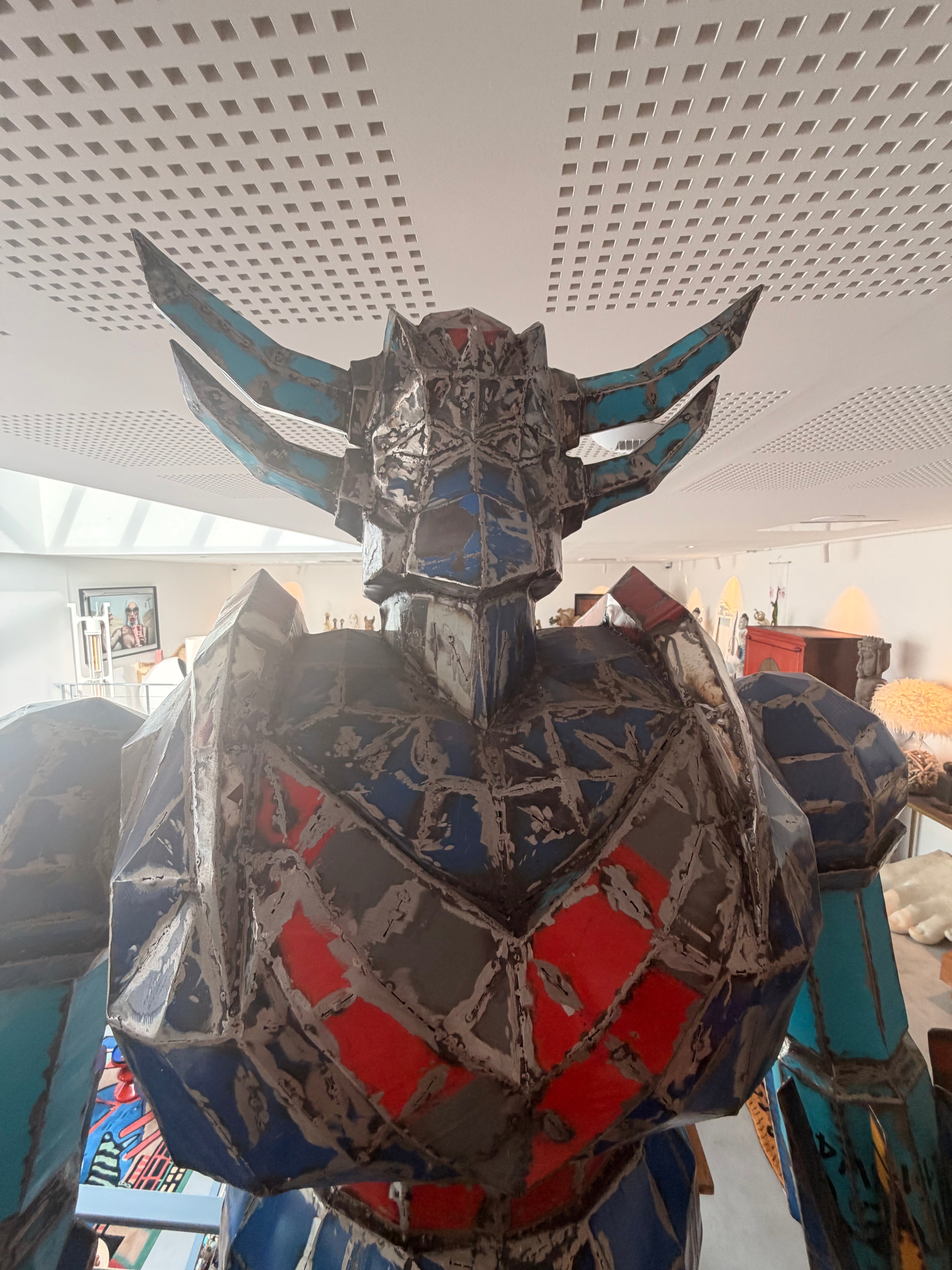 GOLDORAK Monumental Sculpture - Up-cycling Art (2m52)