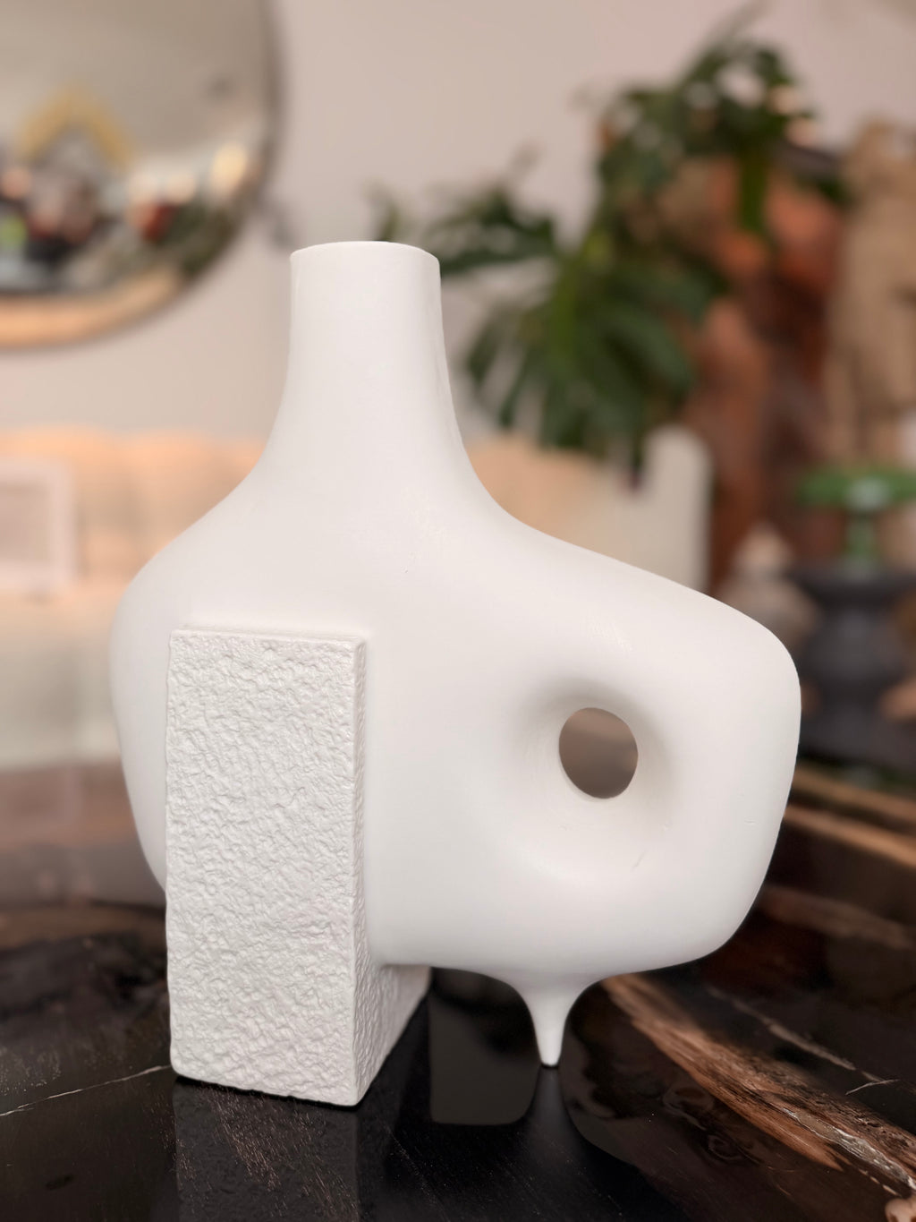 Vase "Riddle" en Porcelaine Biscuit – Jonathan Adler