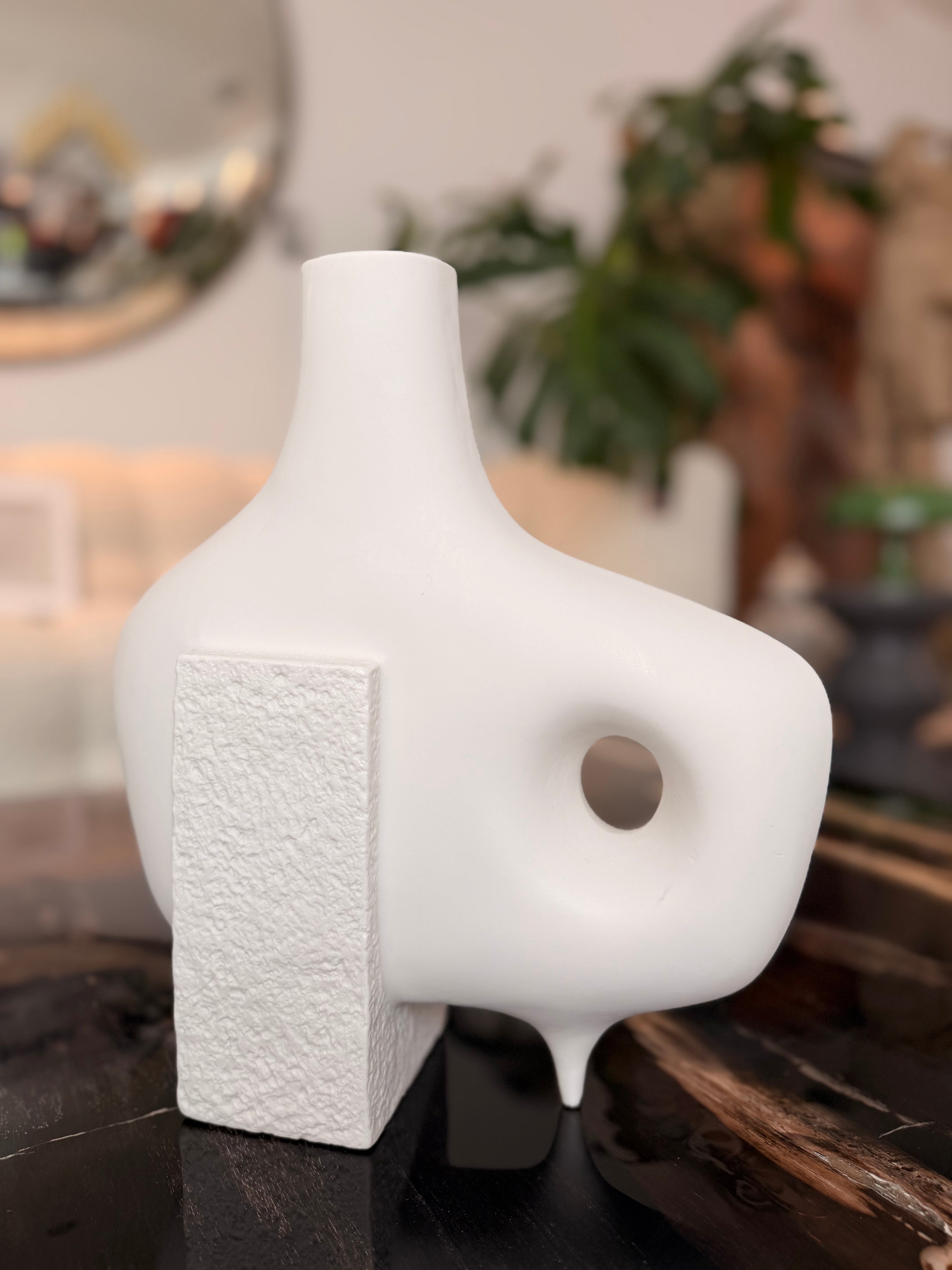 Vase "Riddle" en Porcelaine Biscuit – Jonathan Adler