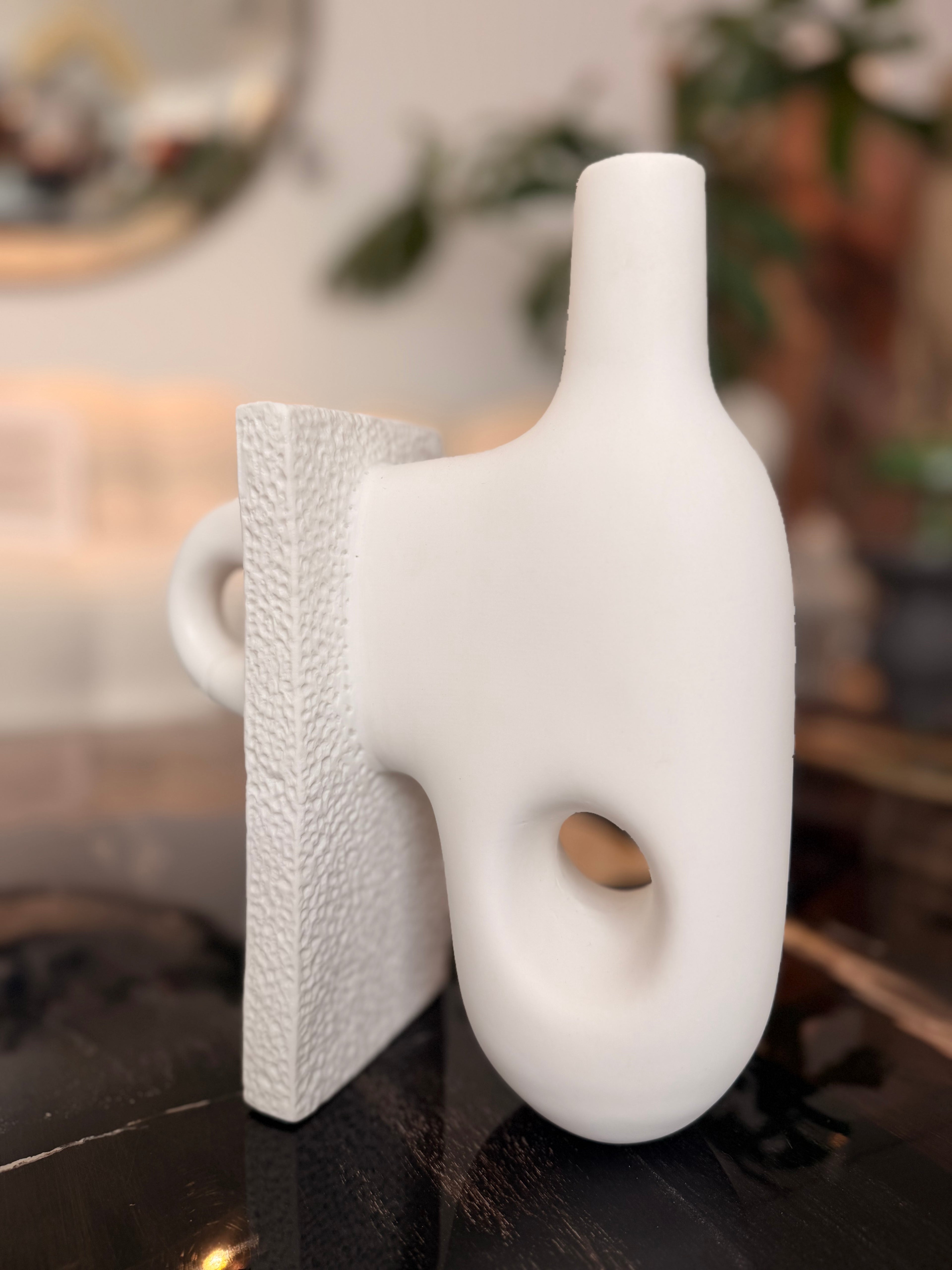 "Monolith" Biscuit Porcelain Vase – Jonathan Adler (Height 24 cm)