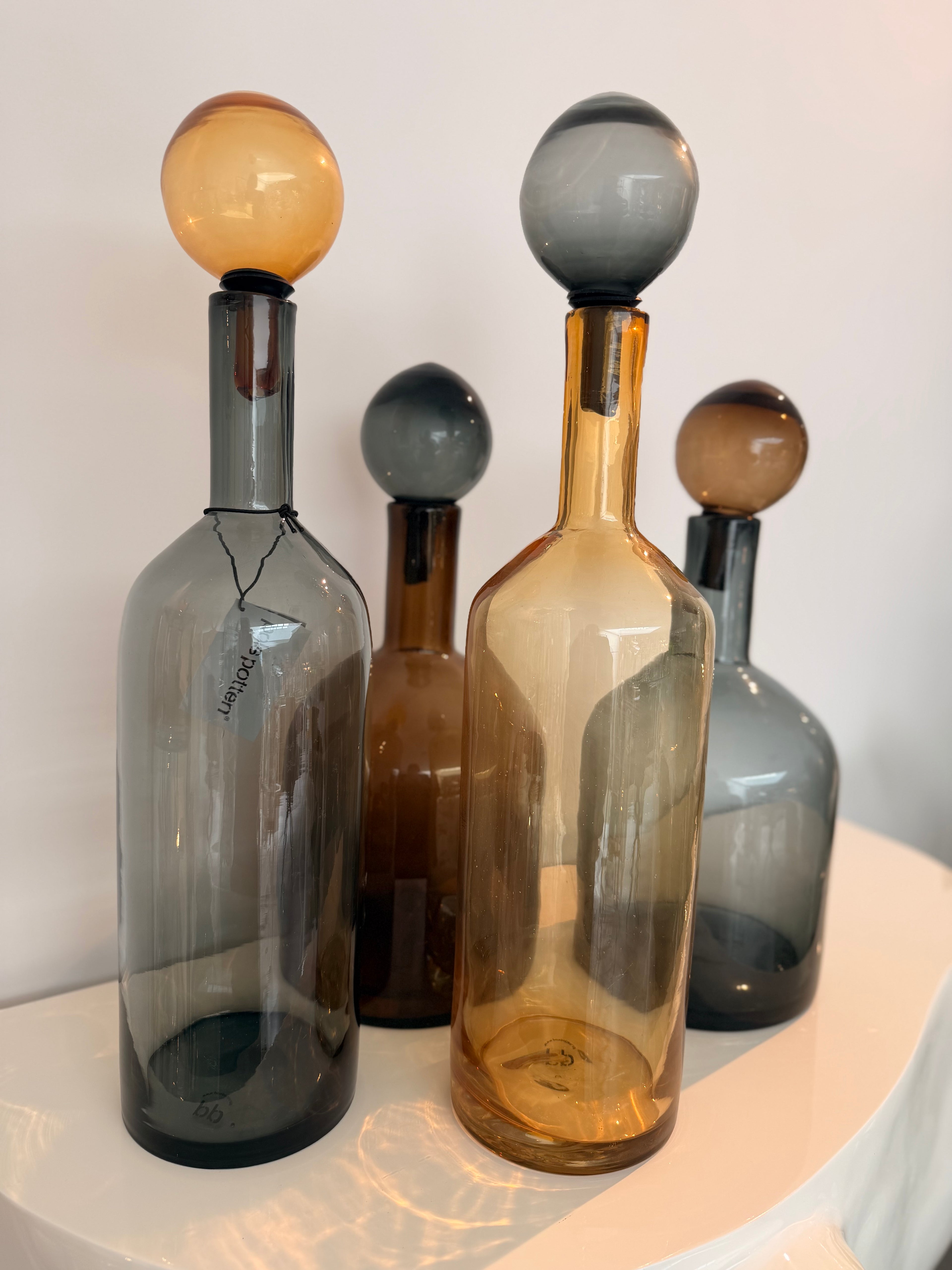 Lot de 4 Bouteilles / Carafes en Verre Soufflé – Collection « Pots » par Pols Potten