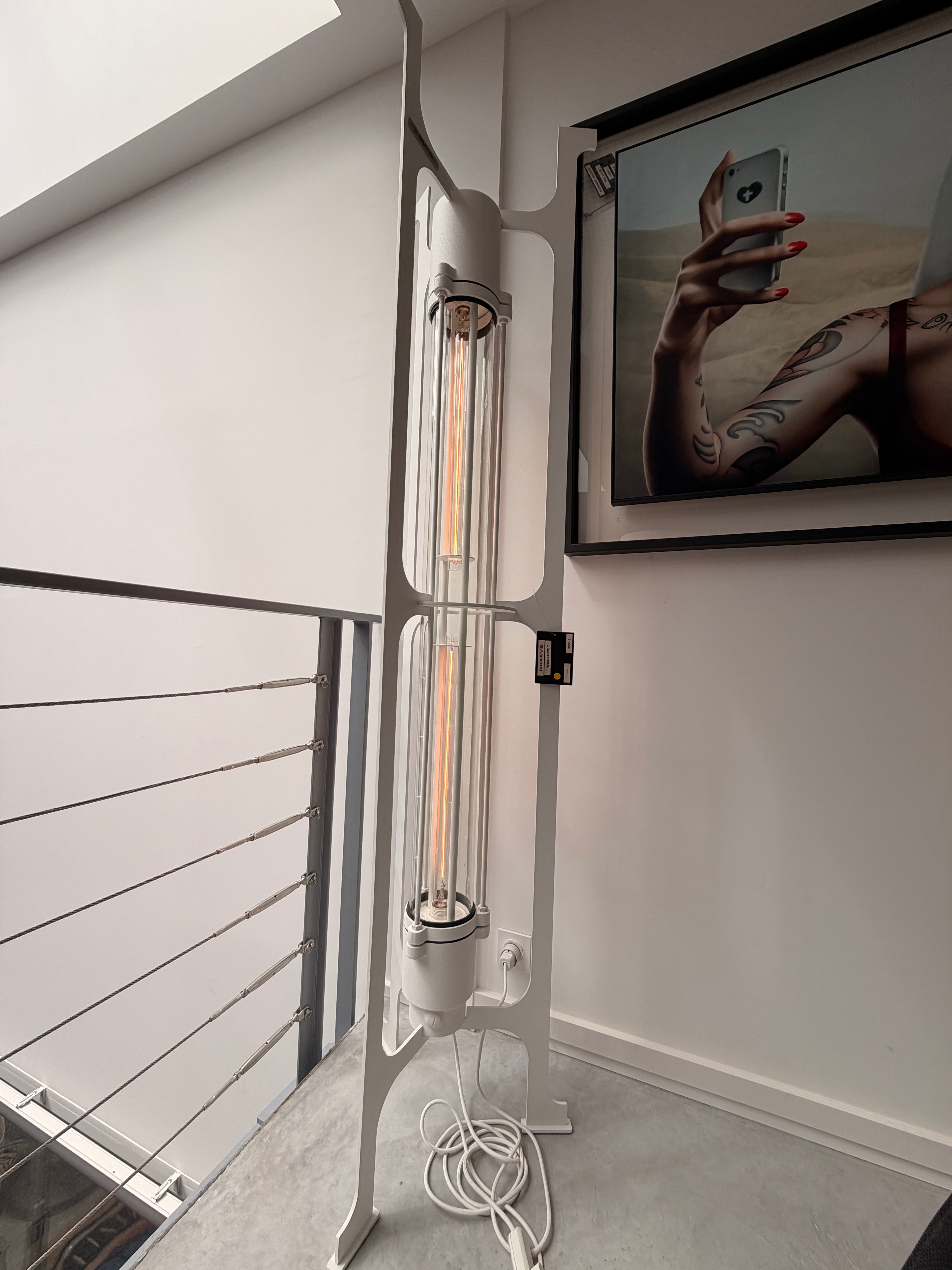 Lampe de Sol Totem "Résistance" – Édition Studio Braeve