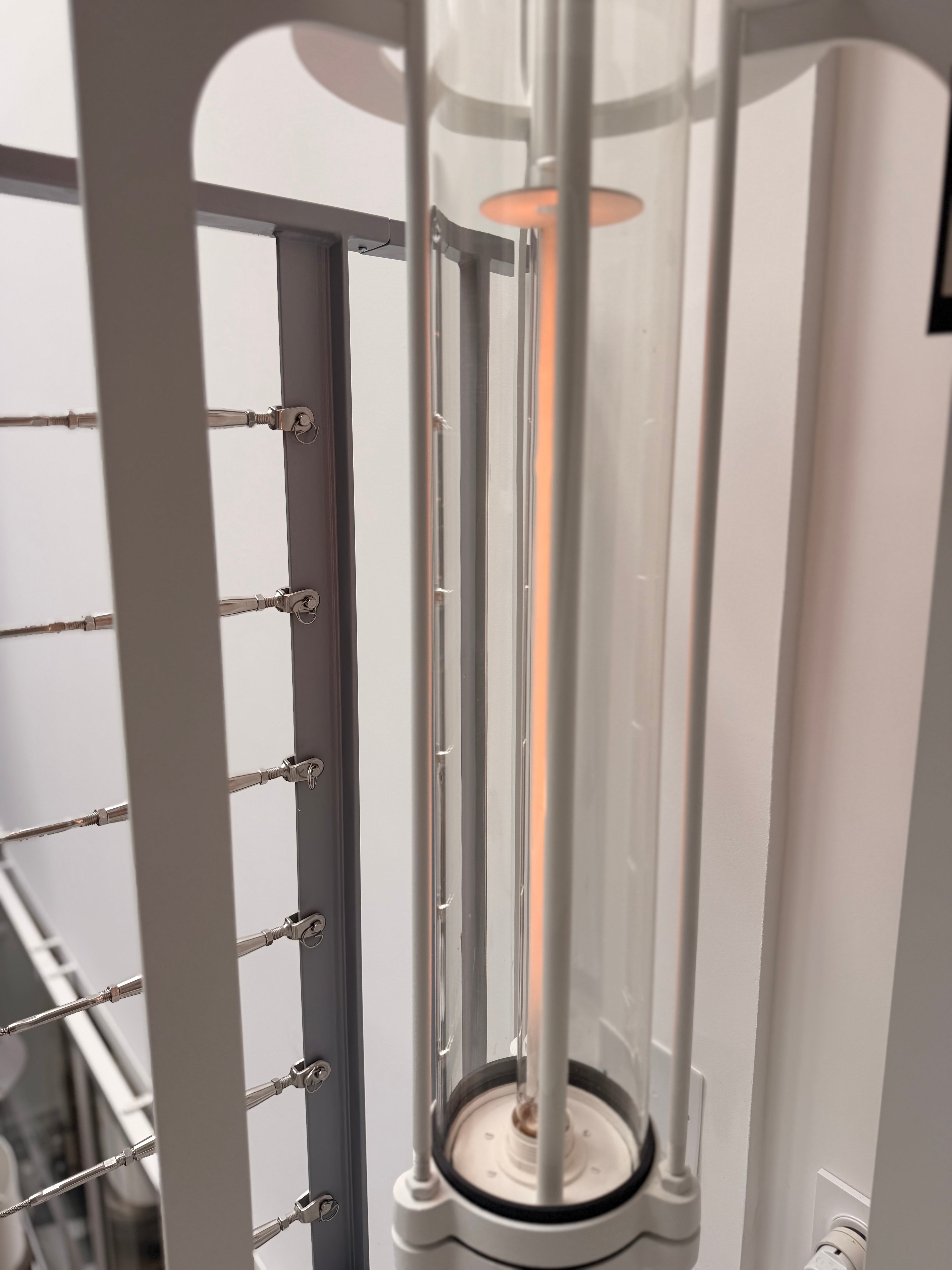 Lampe de Sol Totem "Résistance" – Édition Studio Braeve