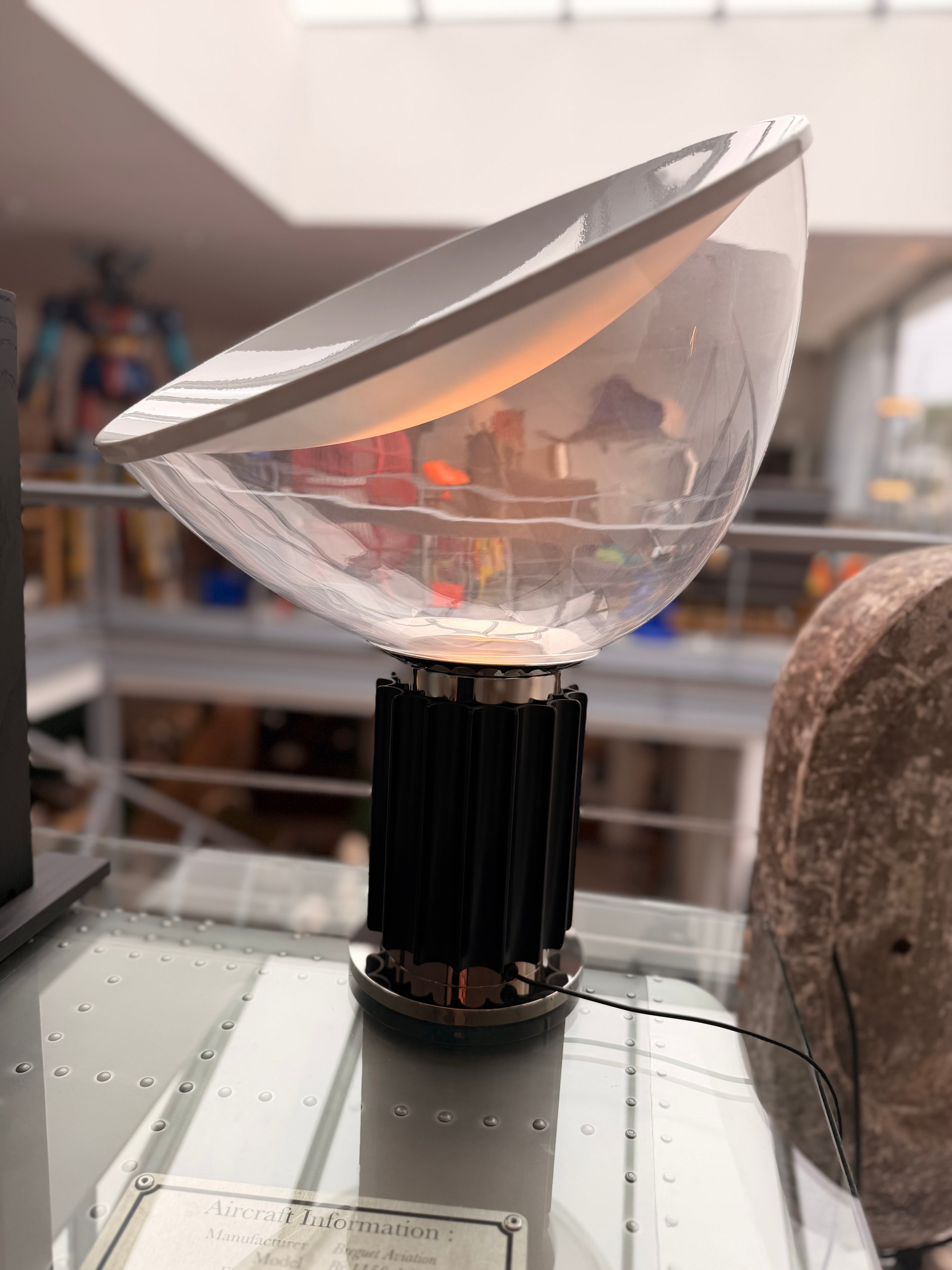 Lampe de Table "Taccia" – Achille & Pier Giacomo Castiglioni pour Flos (Design 1962)