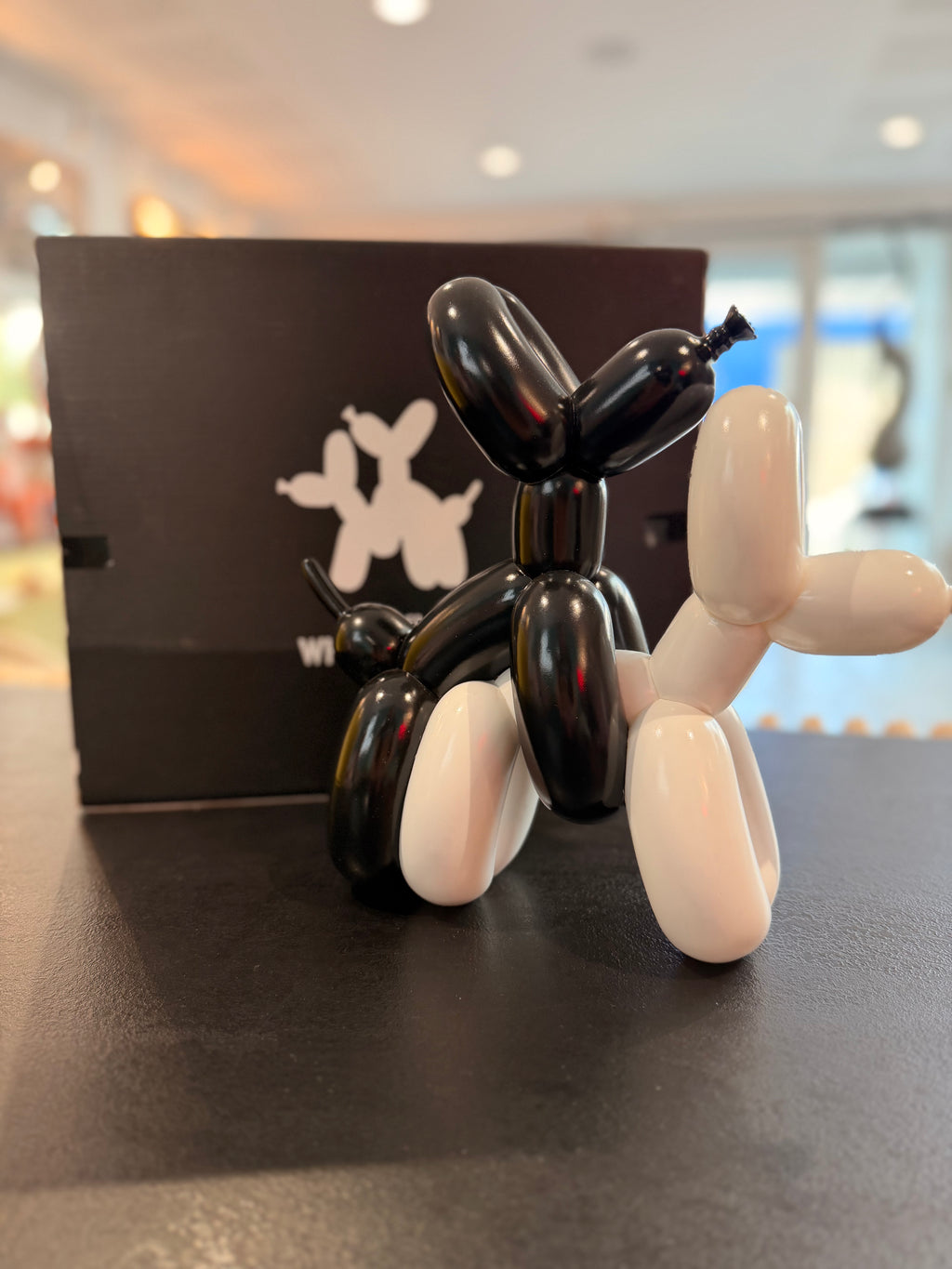 Figurine "HUMPPING BALLOON DOGS" (Black & White) – Une création d'art exclusive par Whatshisname | Mighty Jaxx