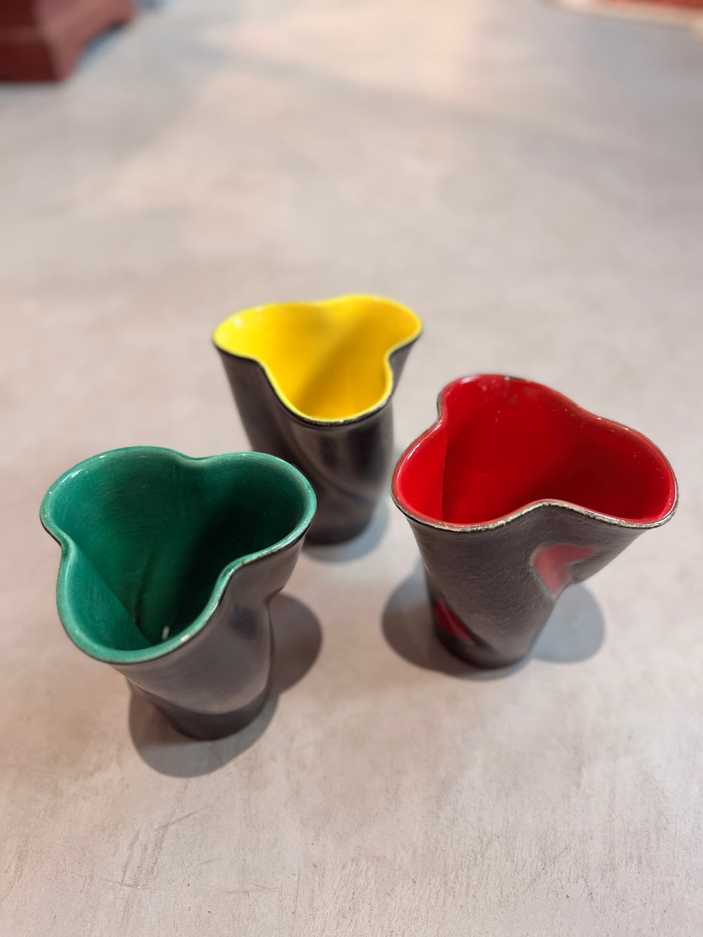 Vases Organiques en Céramique Émaillée bicolore — Col Trilobé (Style Vallauris / 50's-60's)