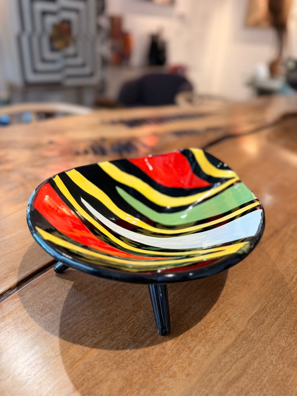 Céramiques Émaillées à Décor Zébré Polychrome — Vase Sculptural ou Coupe Tripode (Style Vallauris / 50's)