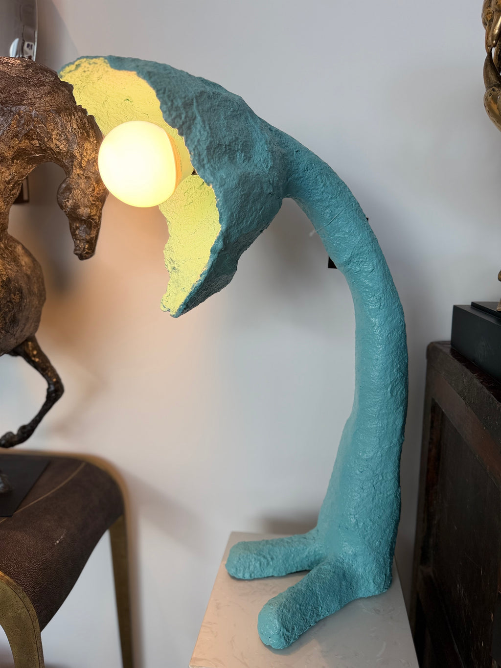 Lampe Sculpturale « Girafe Assise » – J.o.B Studio Italie