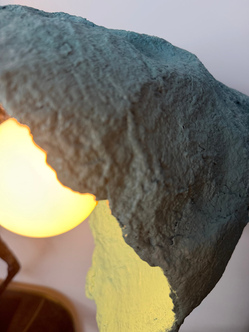 Lampe Sculpturale « Girafe Assise » – J.o.B Studio Italie