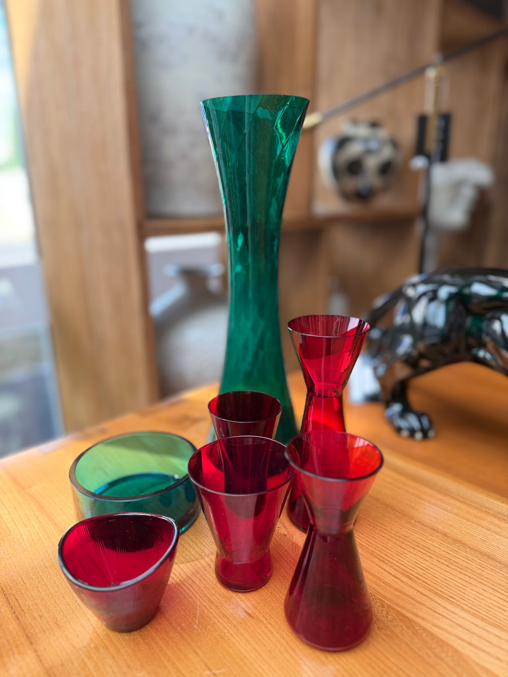 Ensemble de 7 Vases et Pièces Décoratives en Verre Teinté — Design Scandinave / Murano (Années 60-70)
