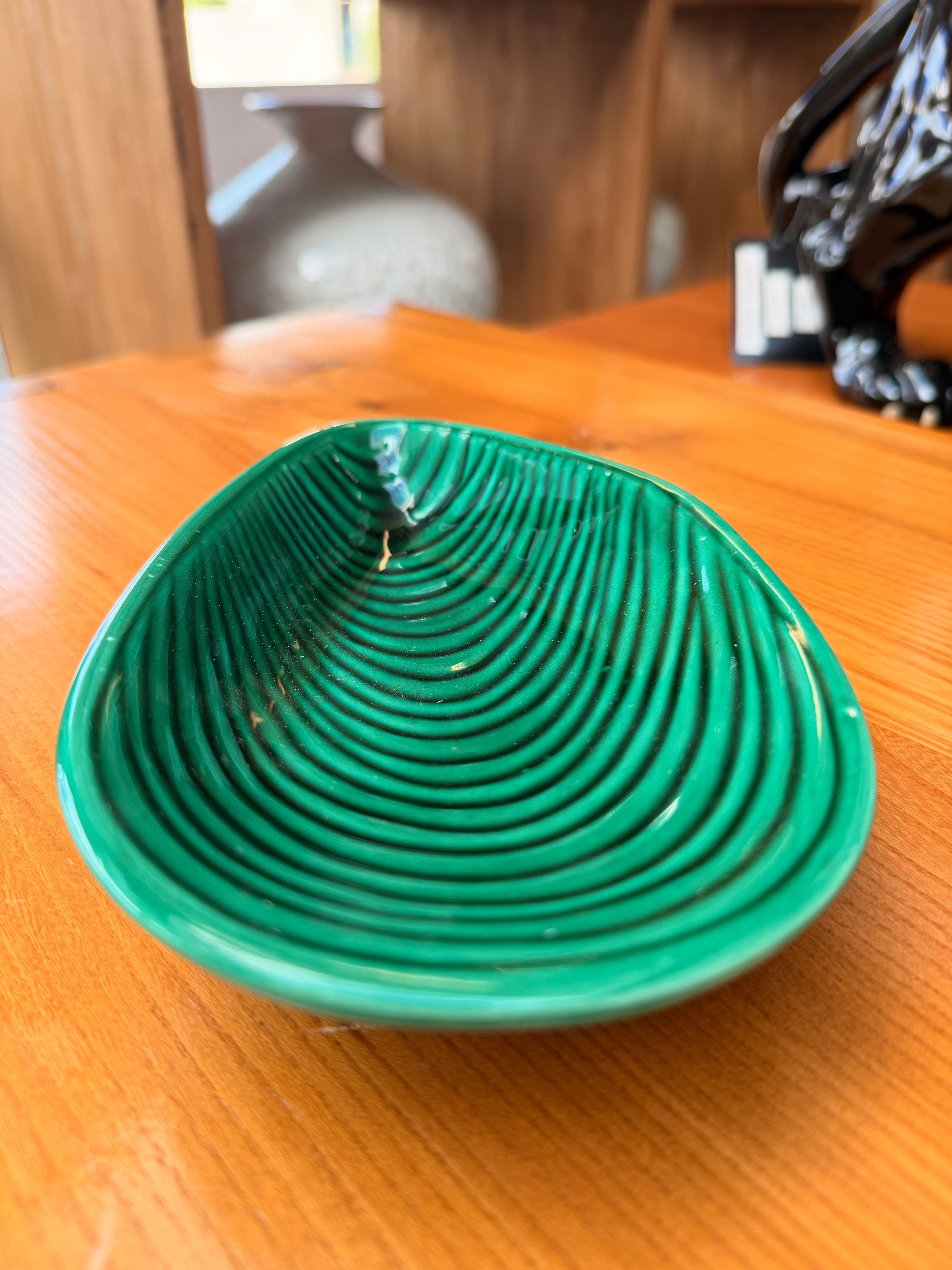 Coupelle / Vide-Poche Organique en Céramique Émaillée Vert Émeraude — Design Vintage (Années 50-60)