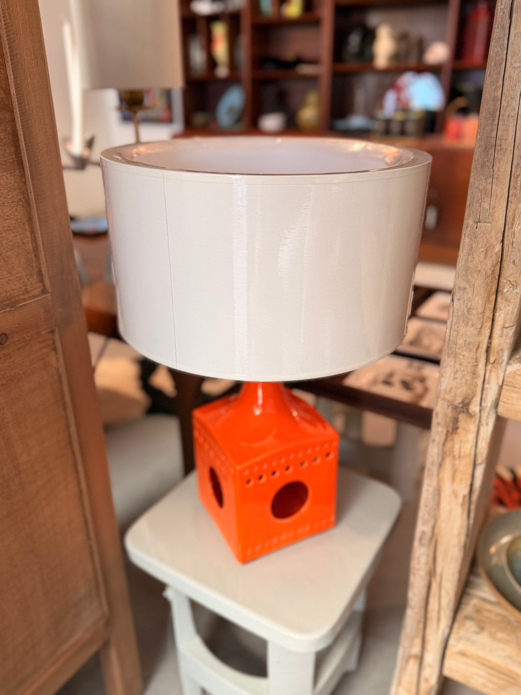 Lampe à Poser Sculpturale en Céramique Orange Pop — Style Bitossi / Aldo Londi (c. 1960–1970)